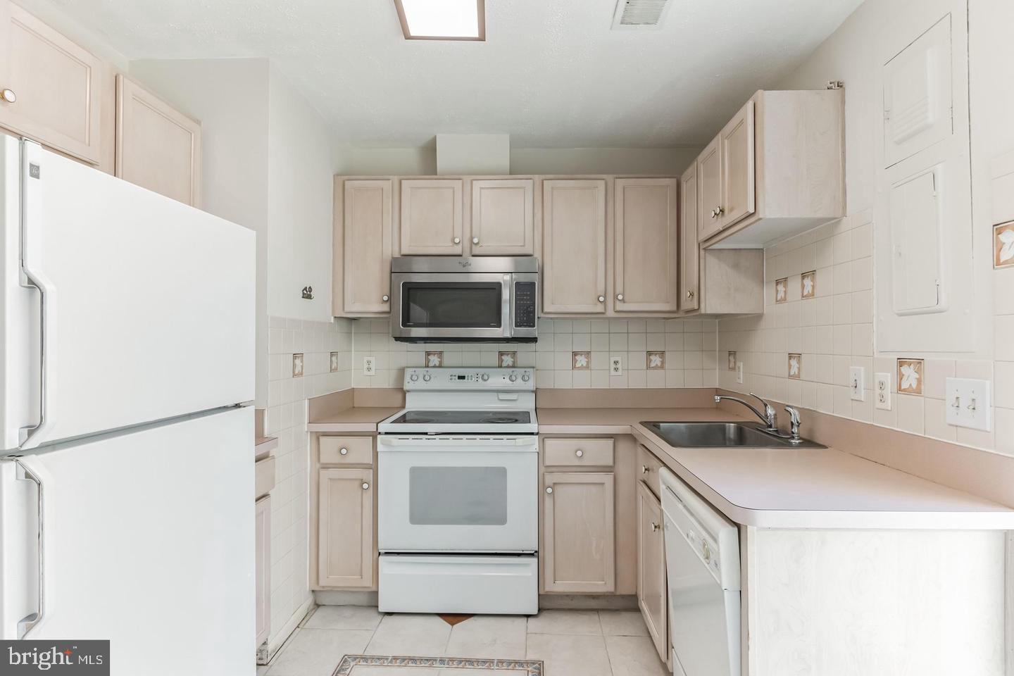 BROOKLEIGH - Residential Lease