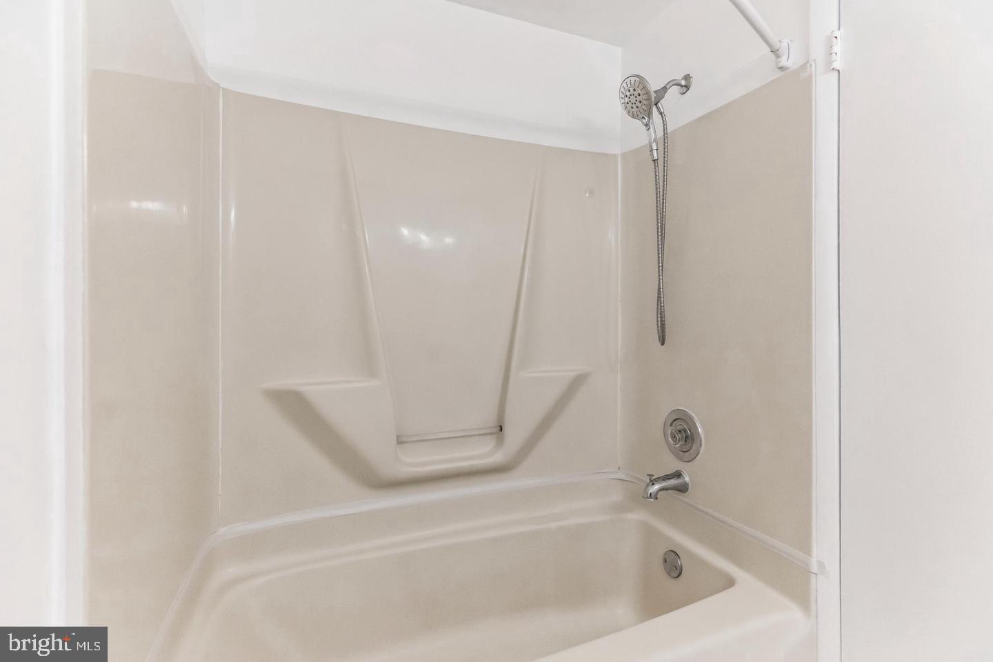 BROOKLEIGH - Residential Lease