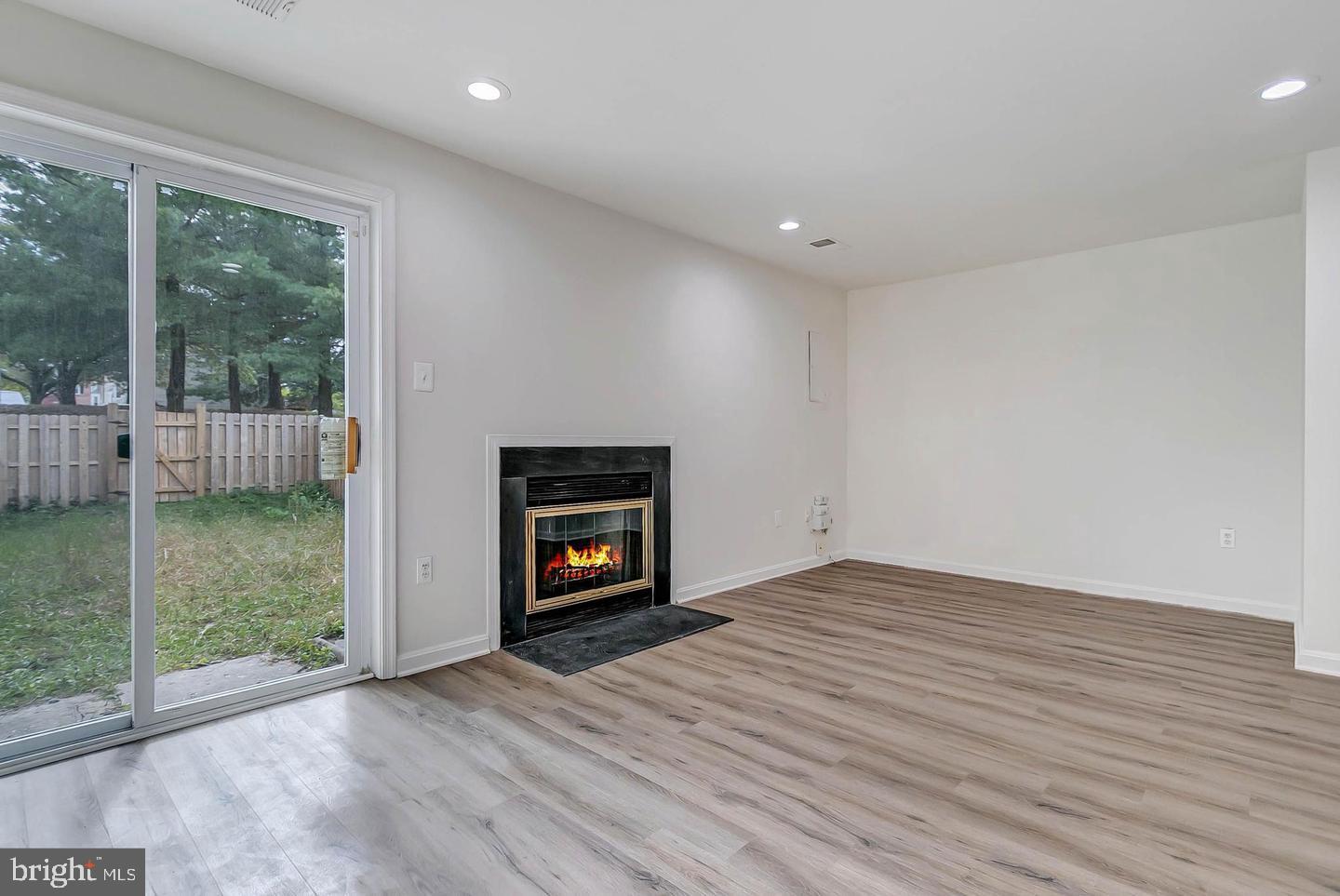 CALVERTON - Residential