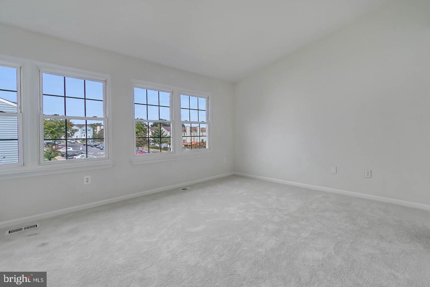 CALVERTON - Residential