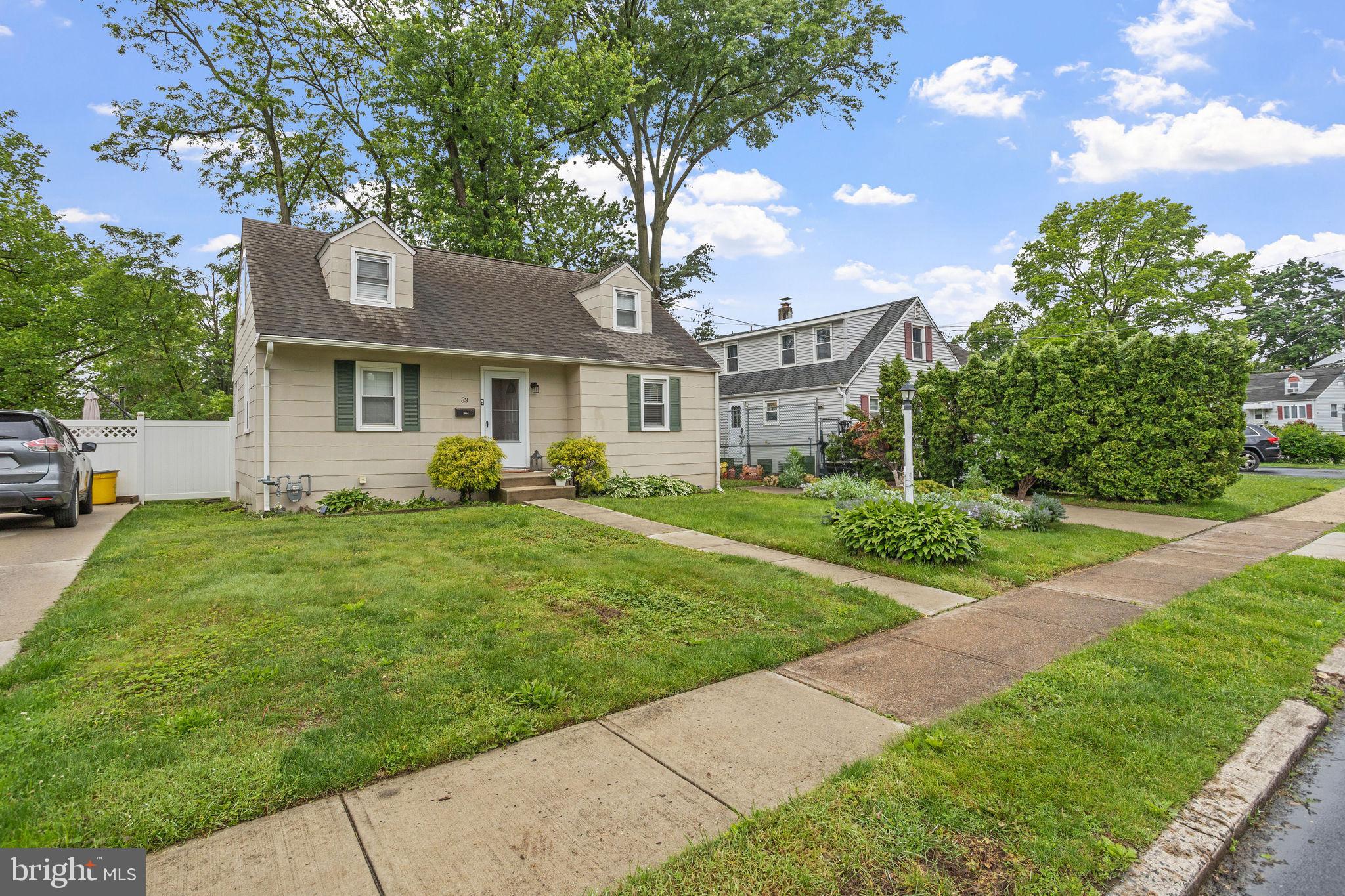33 PENNWOOD DRIVE