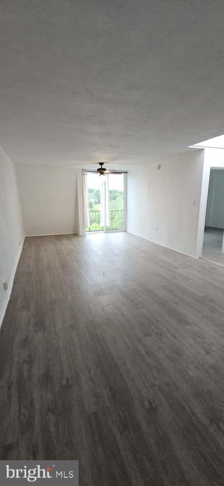 SPRING MOUNT SUMMI - Residential Lease