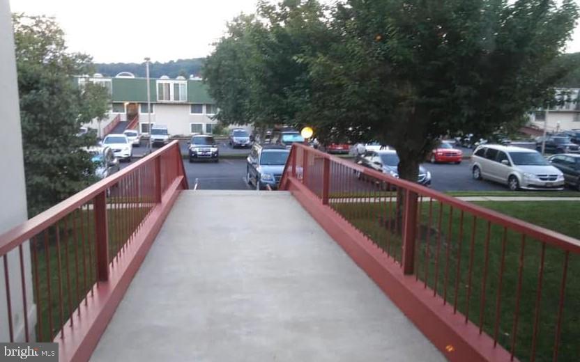 SPRING MOUNT SUMMI - Residential Lease