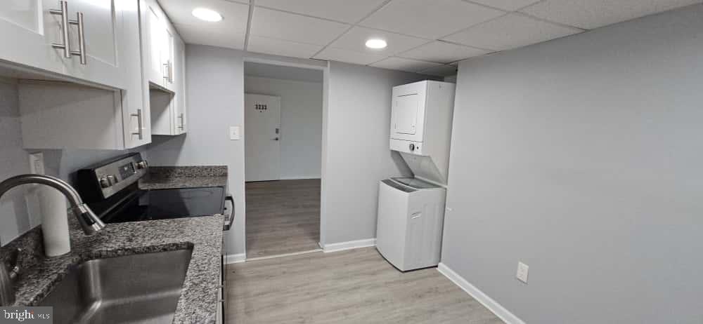 SPRING MOUNT SUMMI - Residential Lease