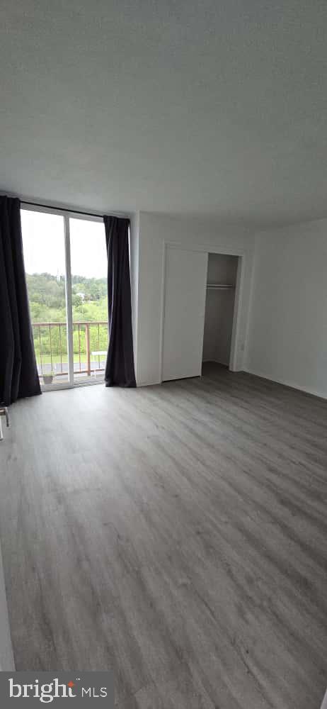 SPRING MOUNT SUMMI - Residential Lease