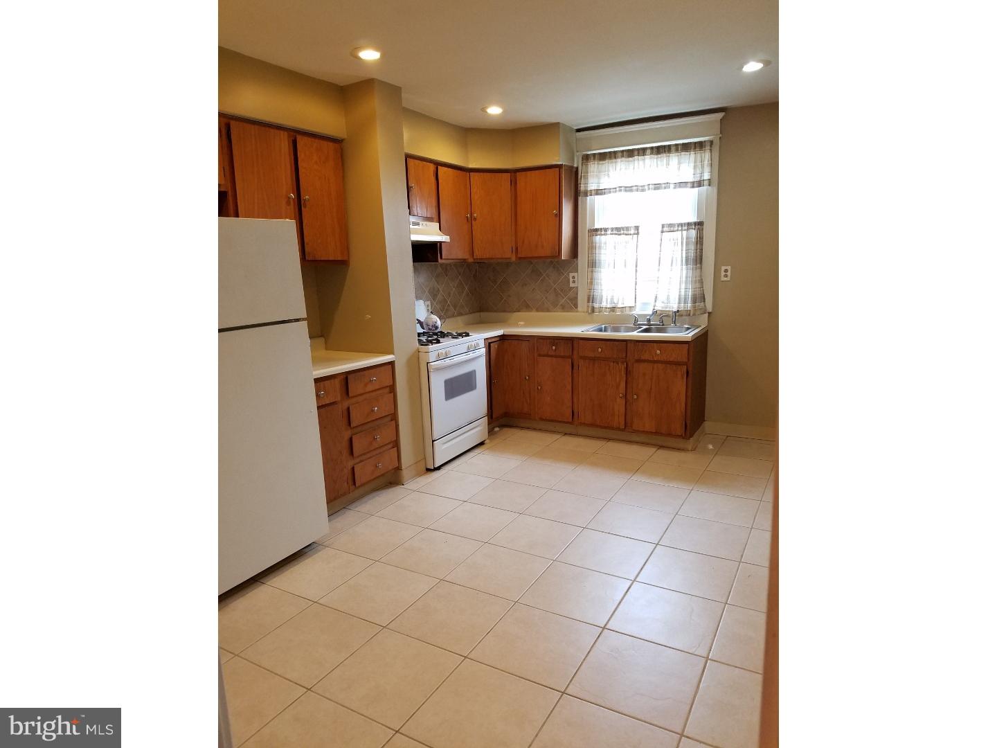 LAWNDALE - Residential