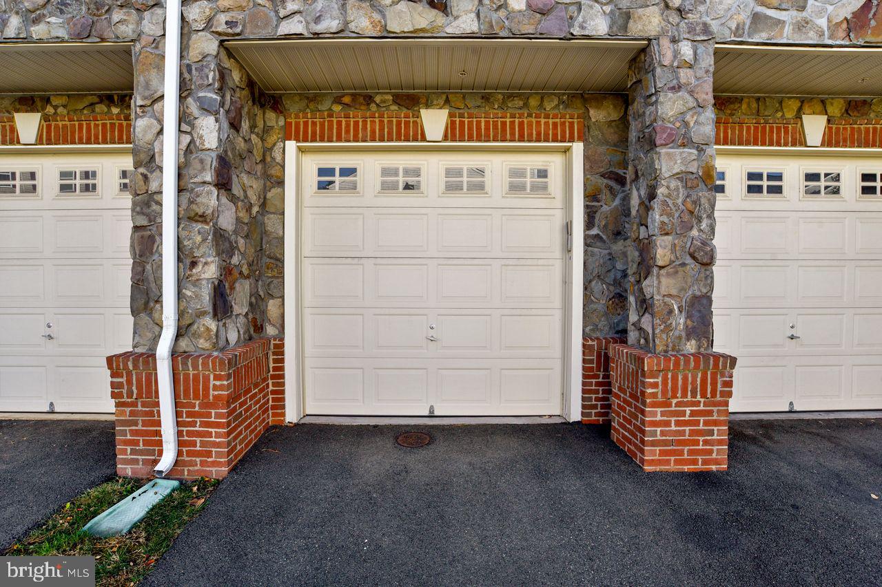 CHATSWORTH VILLAGE CONDO - Residential