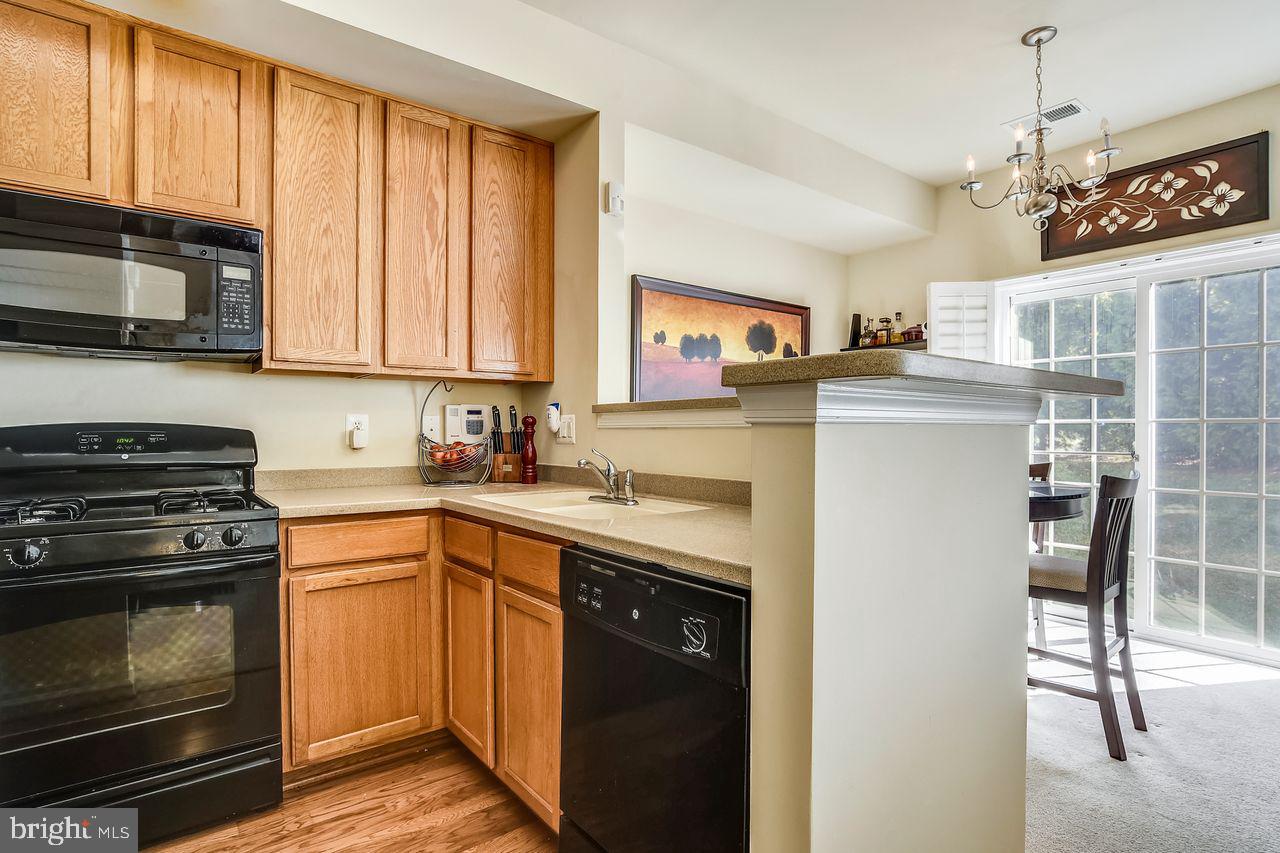 CHATSWORTH VILLAGE CONDO - Residential
