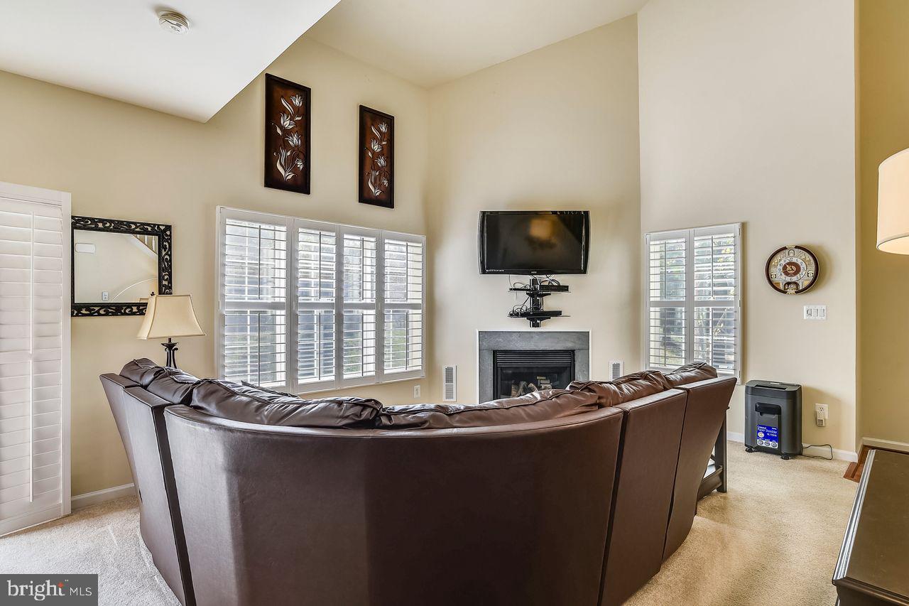 CHATSWORTH VILLAGE CONDO - Residential