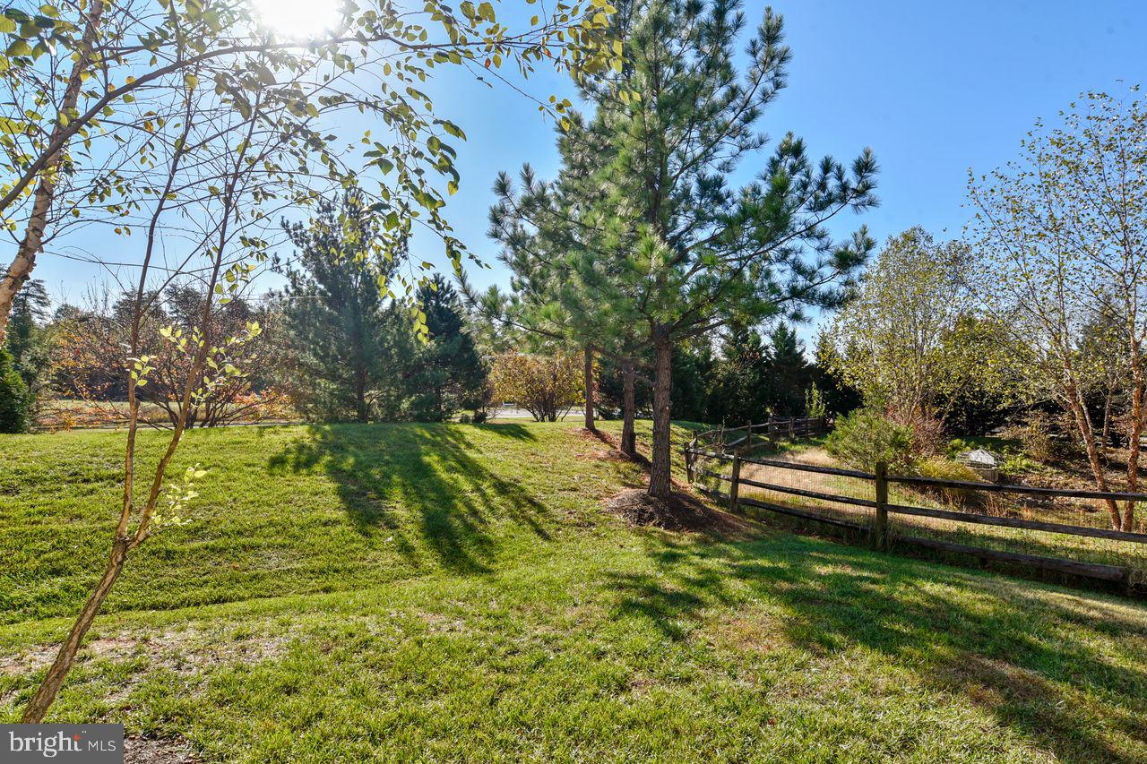 CHATSWORTH VILLAGE CONDO - Residential