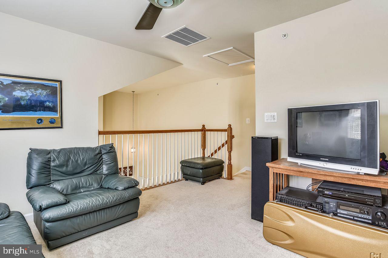 CHATSWORTH VILLAGE CONDO - Residential