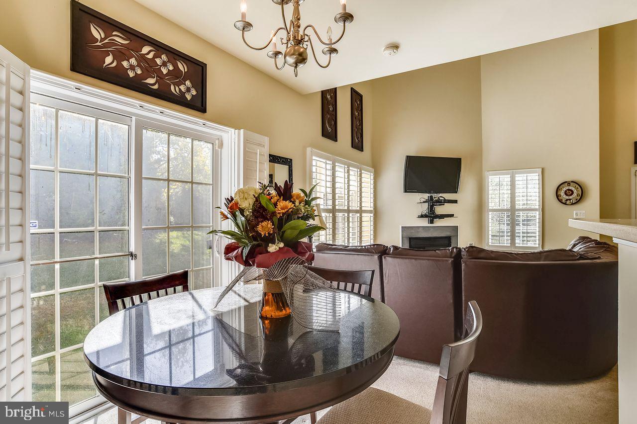 CHATSWORTH VILLAGE CONDO - Residential