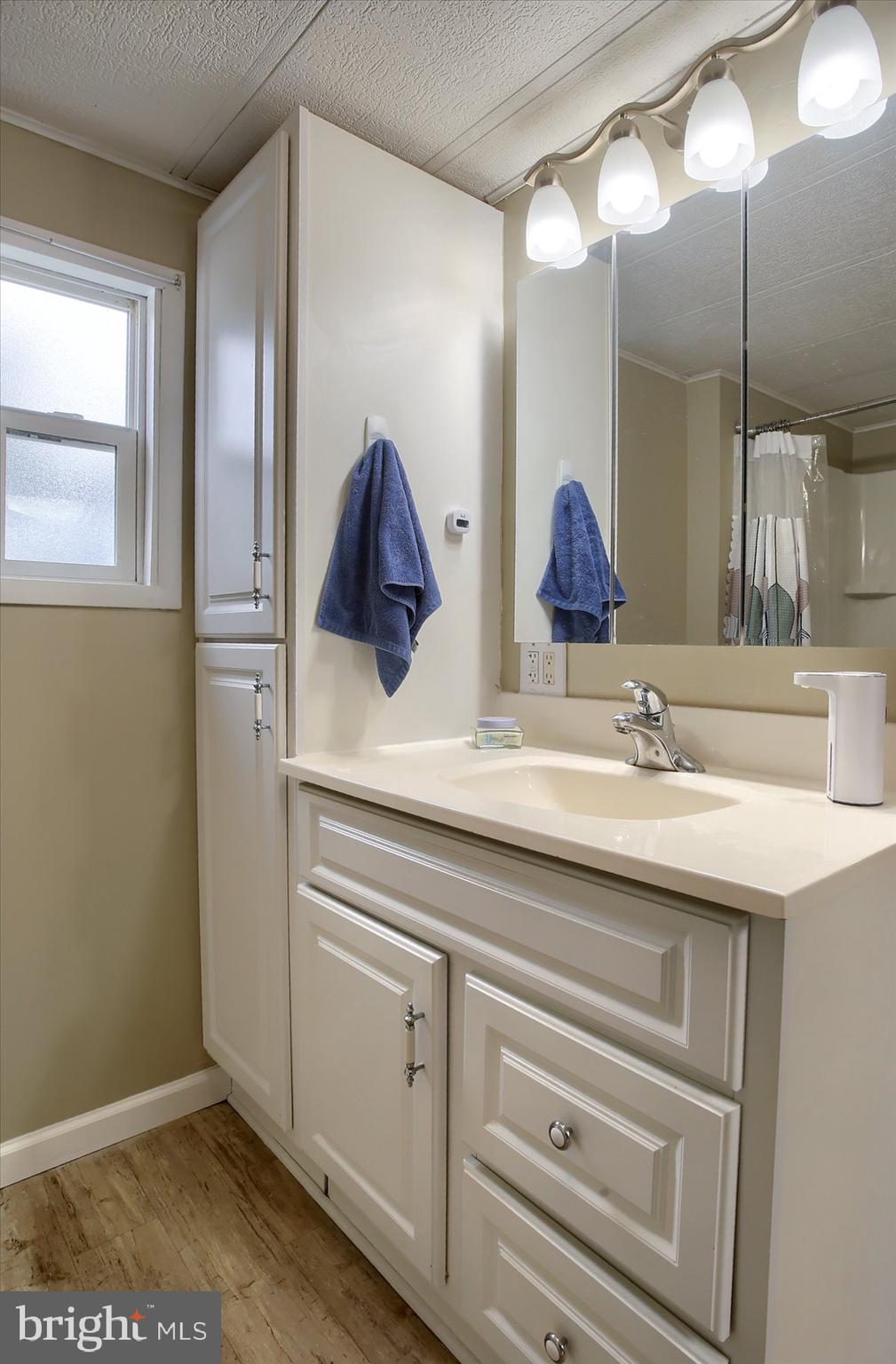 COUNTRY MANOR FARMS - Residential