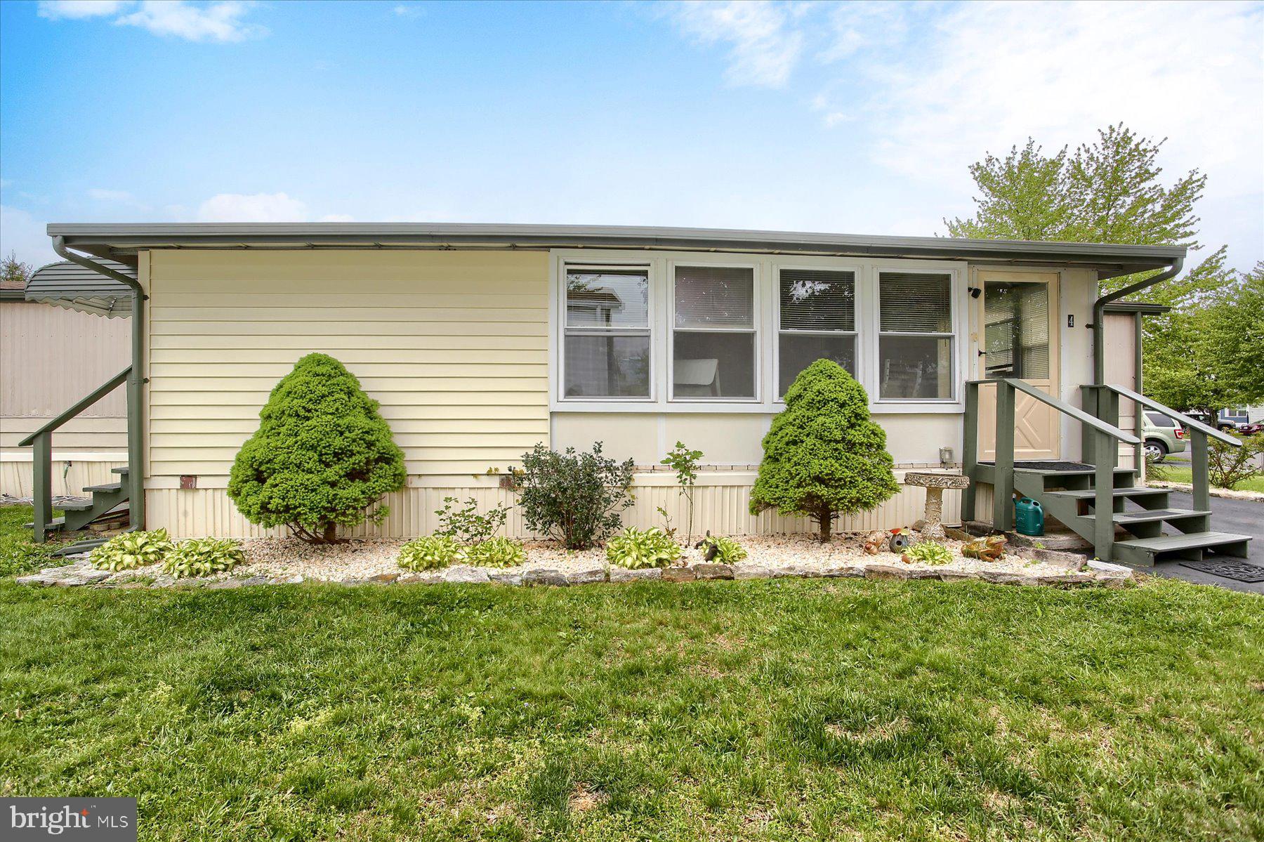 COUNTRY MANOR FARMS - Residential