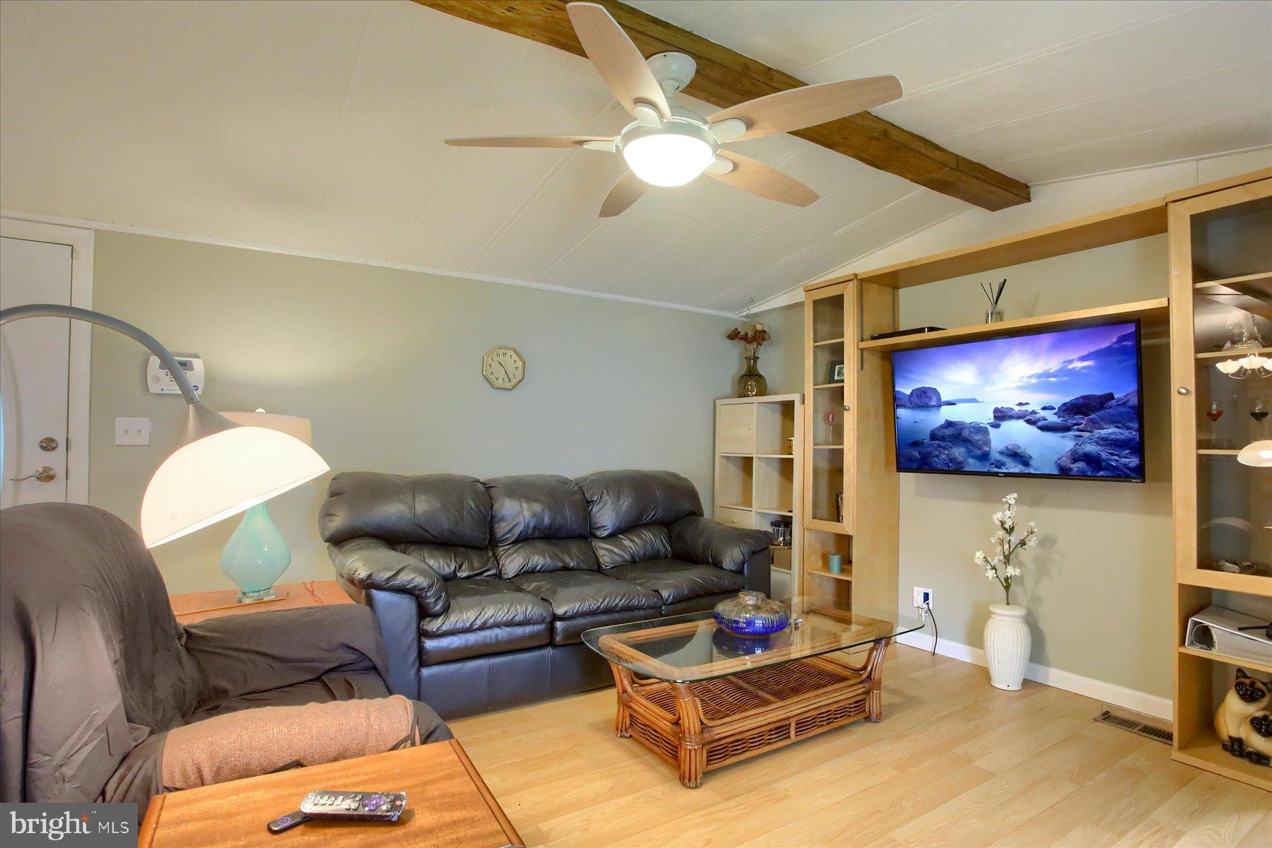 COUNTRY MANOR FARMS - Residential