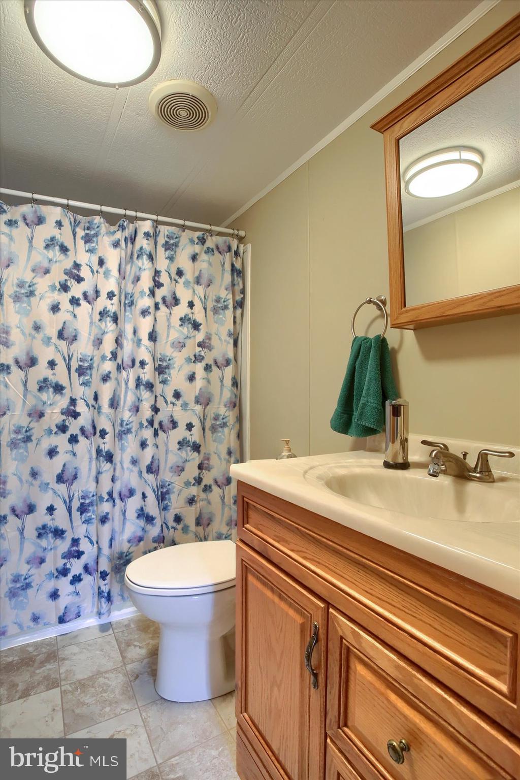 COUNTRY MANOR FARMS - Residential