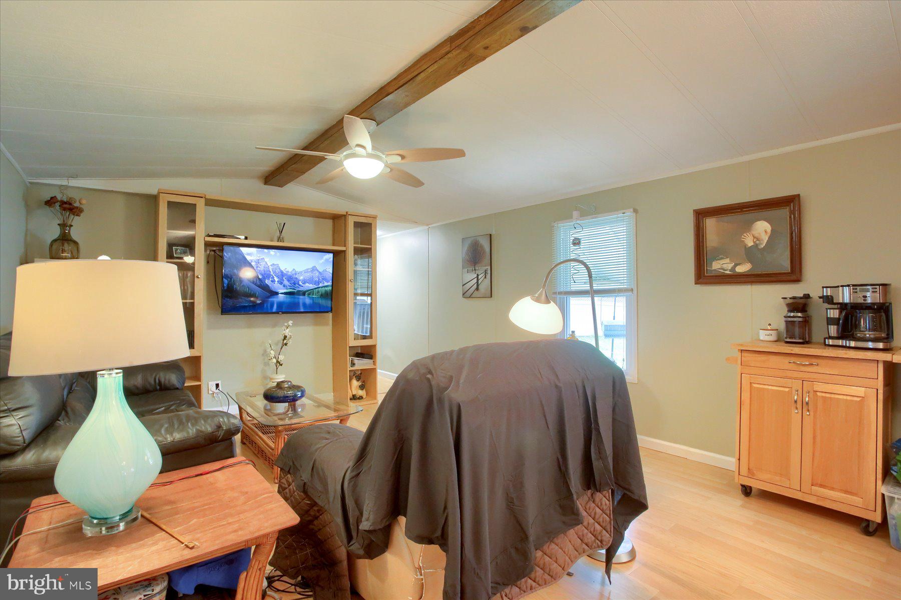 COUNTRY MANOR FARMS - Residential