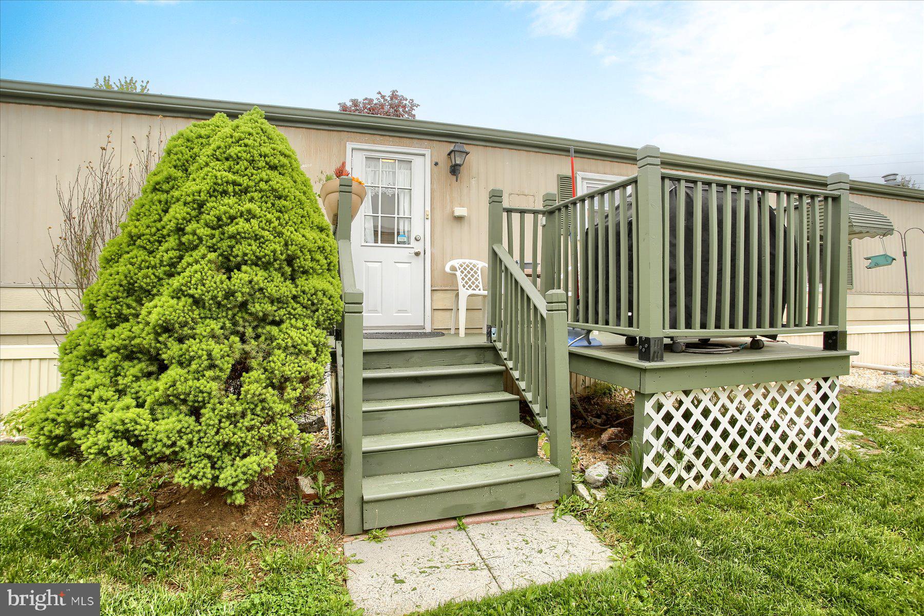 COUNTRY MANOR FARMS - Residential