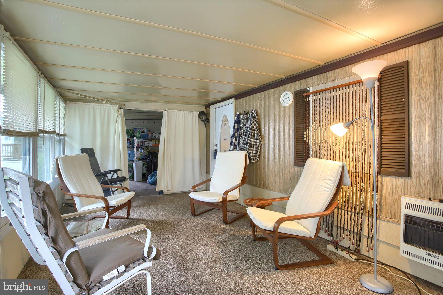 COUNTRY MANOR FARMS - Residential