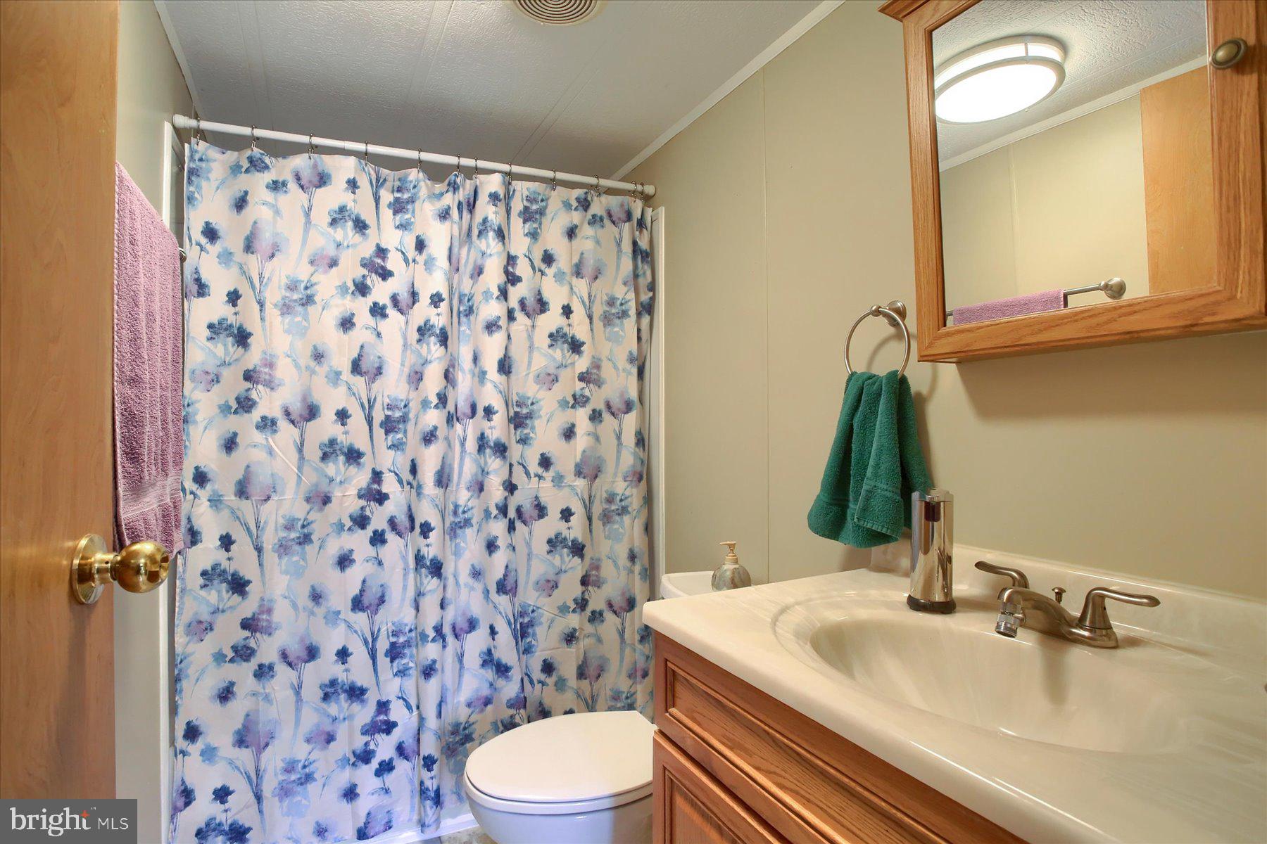 COUNTRY MANOR FARMS - Residential