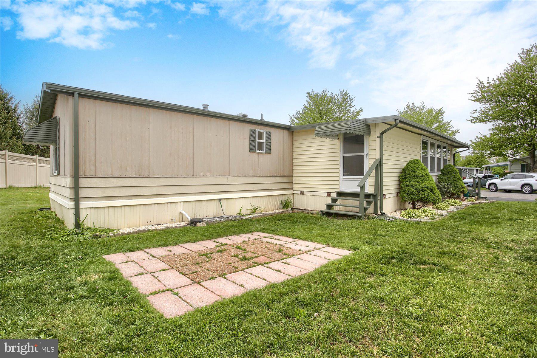 COUNTRY MANOR FARMS - Residential