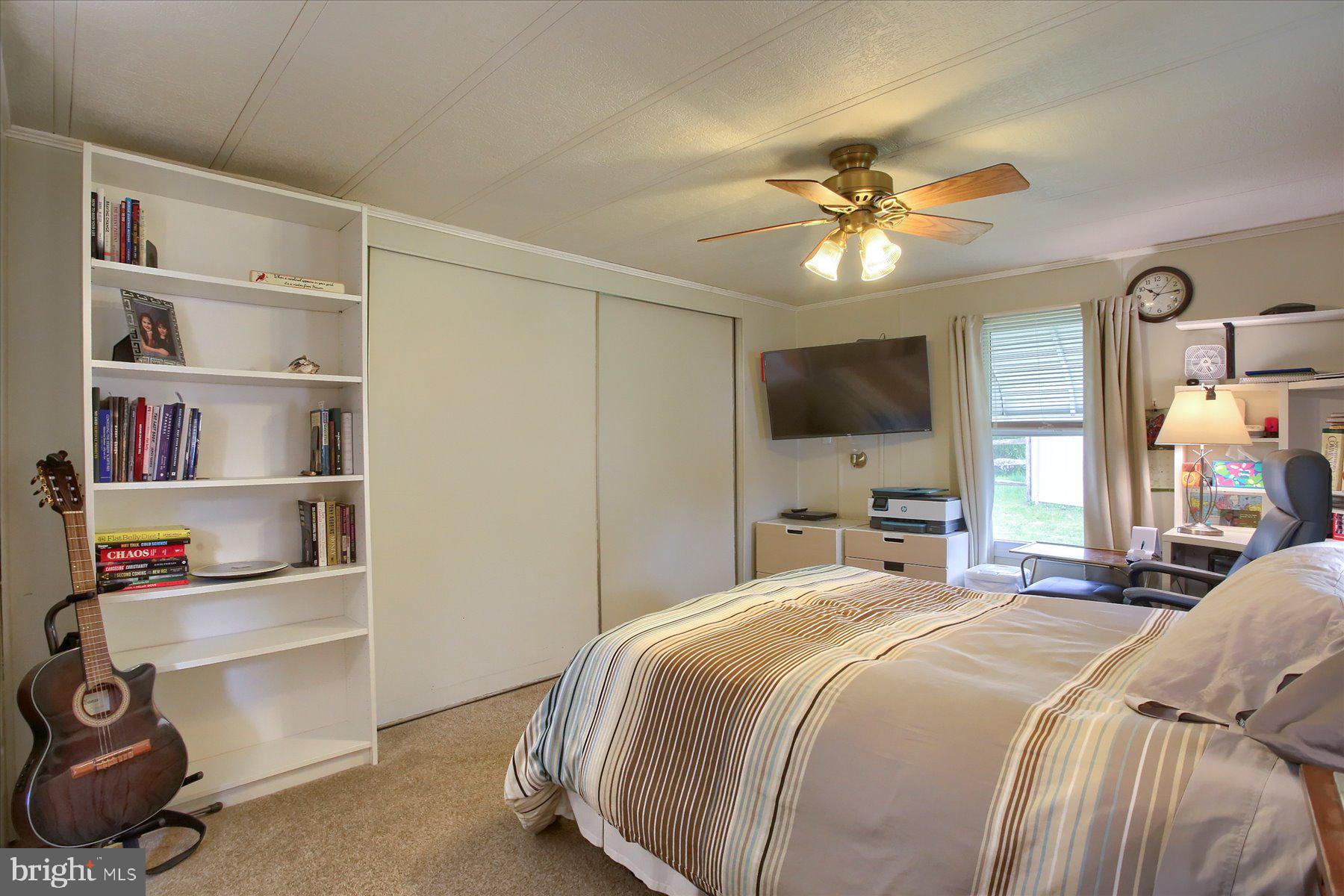 COUNTRY MANOR FARMS - Residential