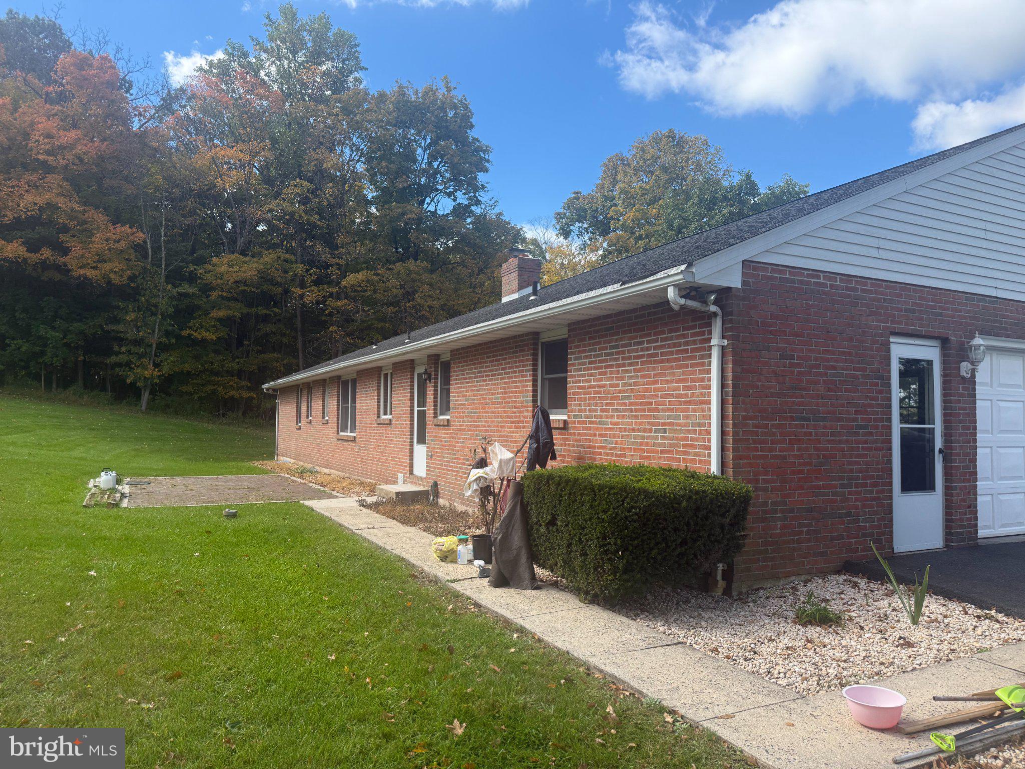 223 CREEK RD