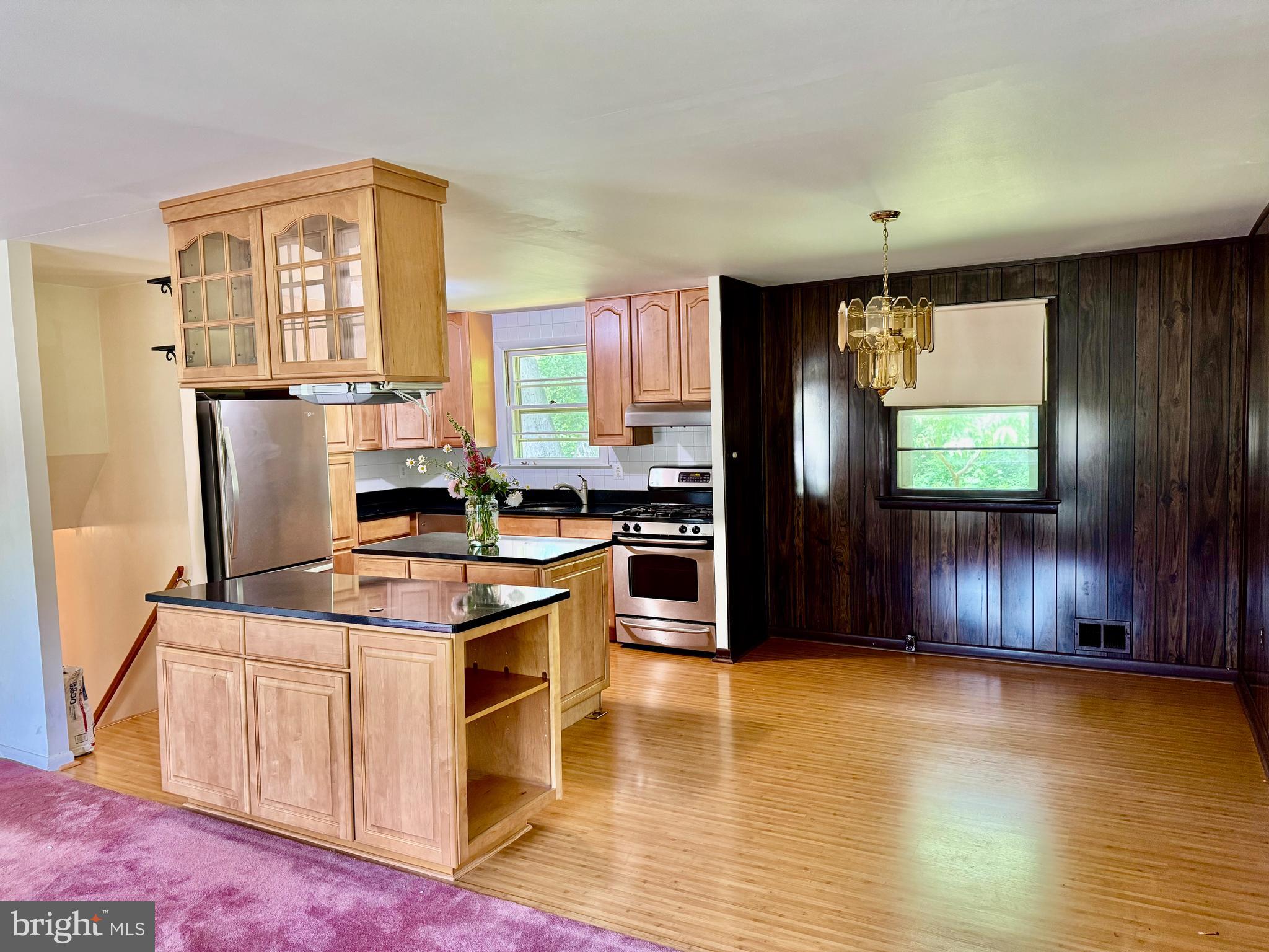 CRESTVIEW MANOR - Residential