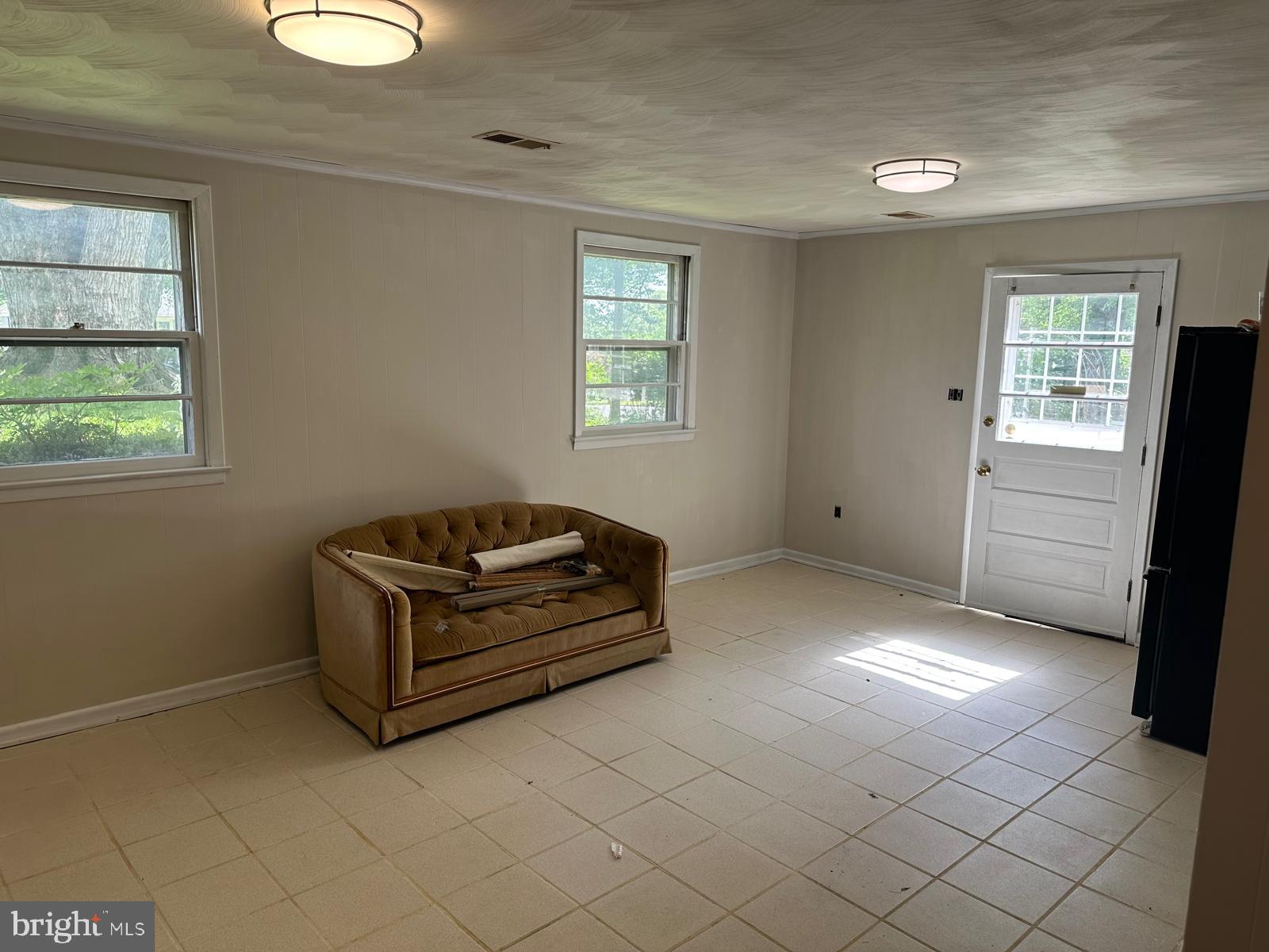 CRESTVIEW MANOR - Residential