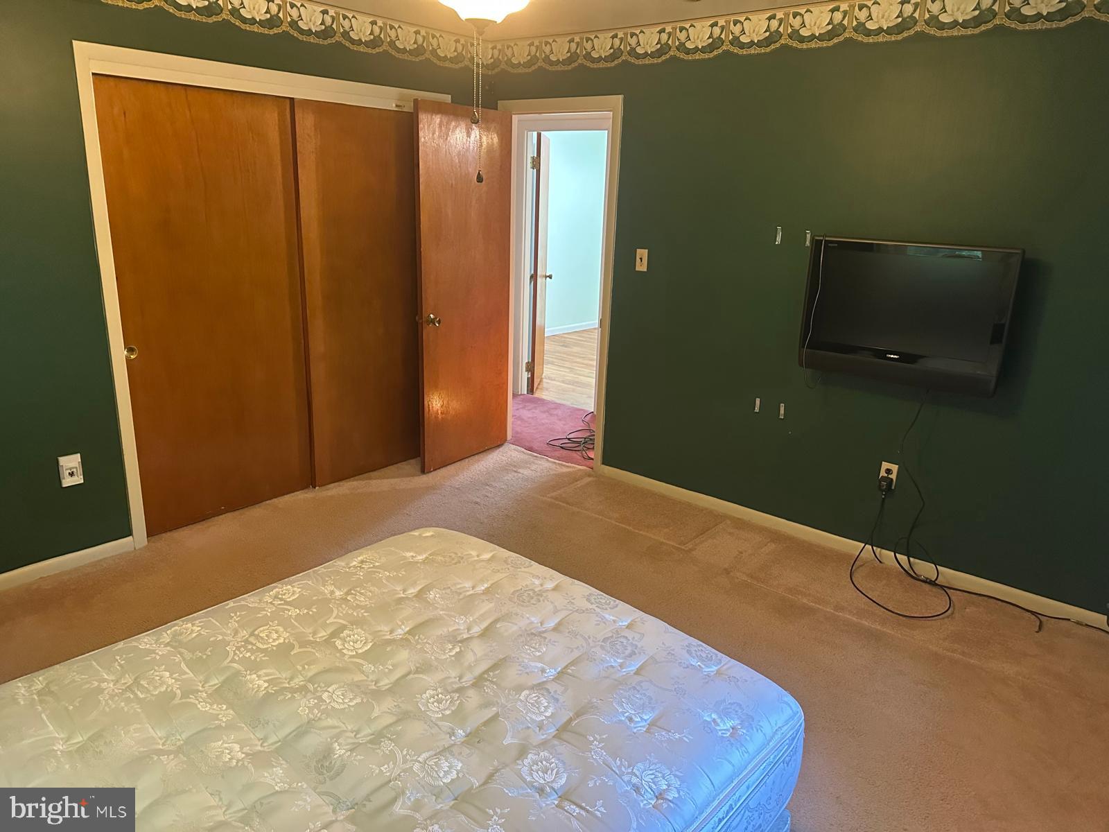 CRESTVIEW MANOR - Residential