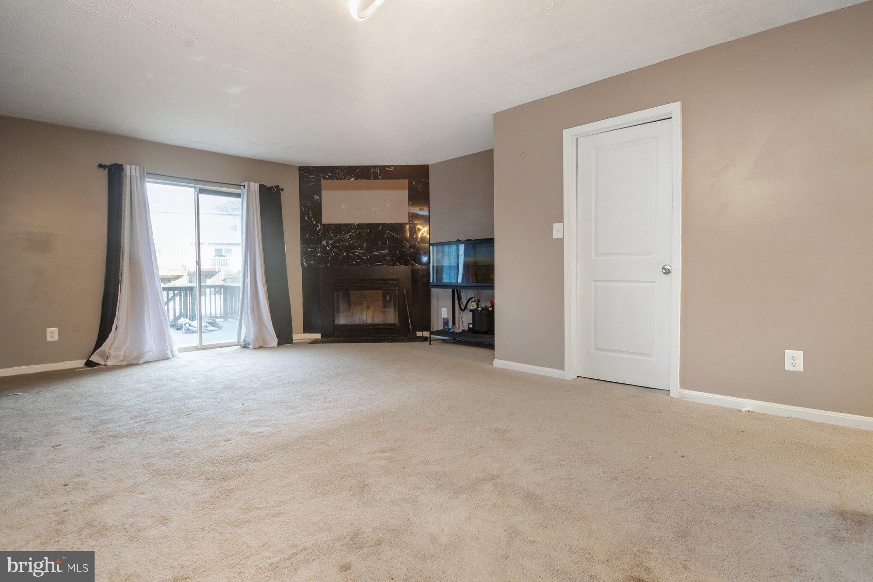 CARROLLWOOD MANOR - Residential