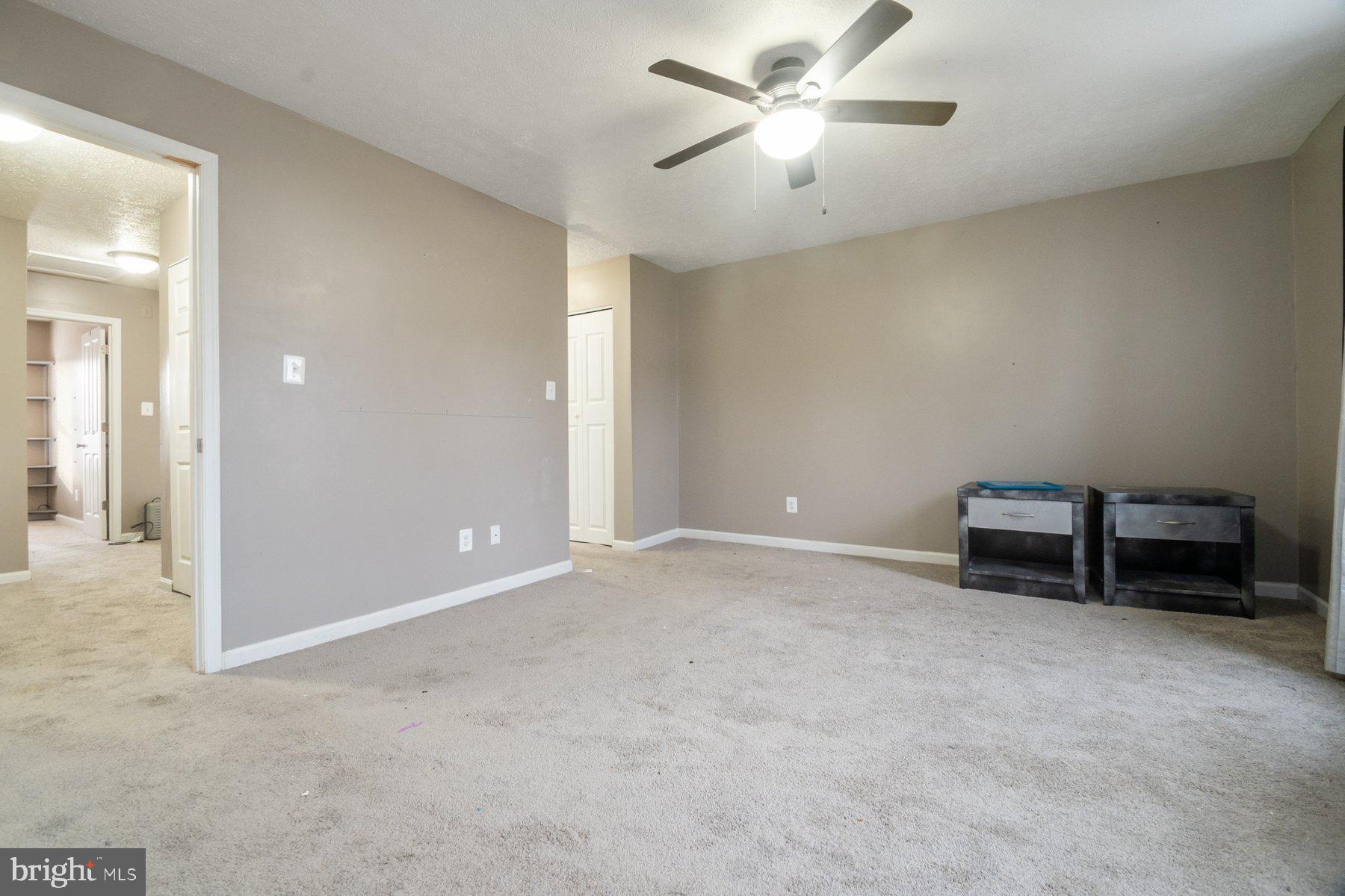 CARROLLWOOD MANOR - Residential