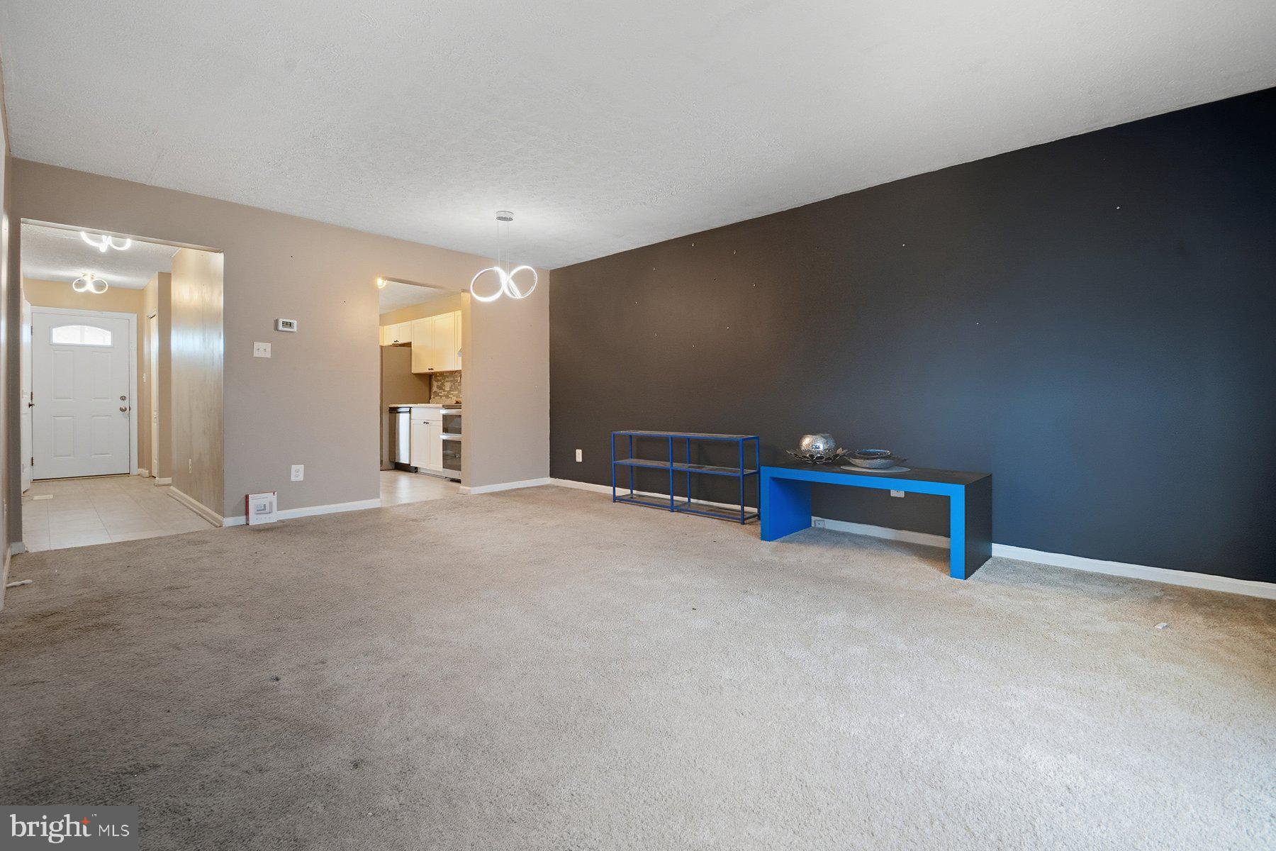 CARROLLWOOD MANOR - Residential