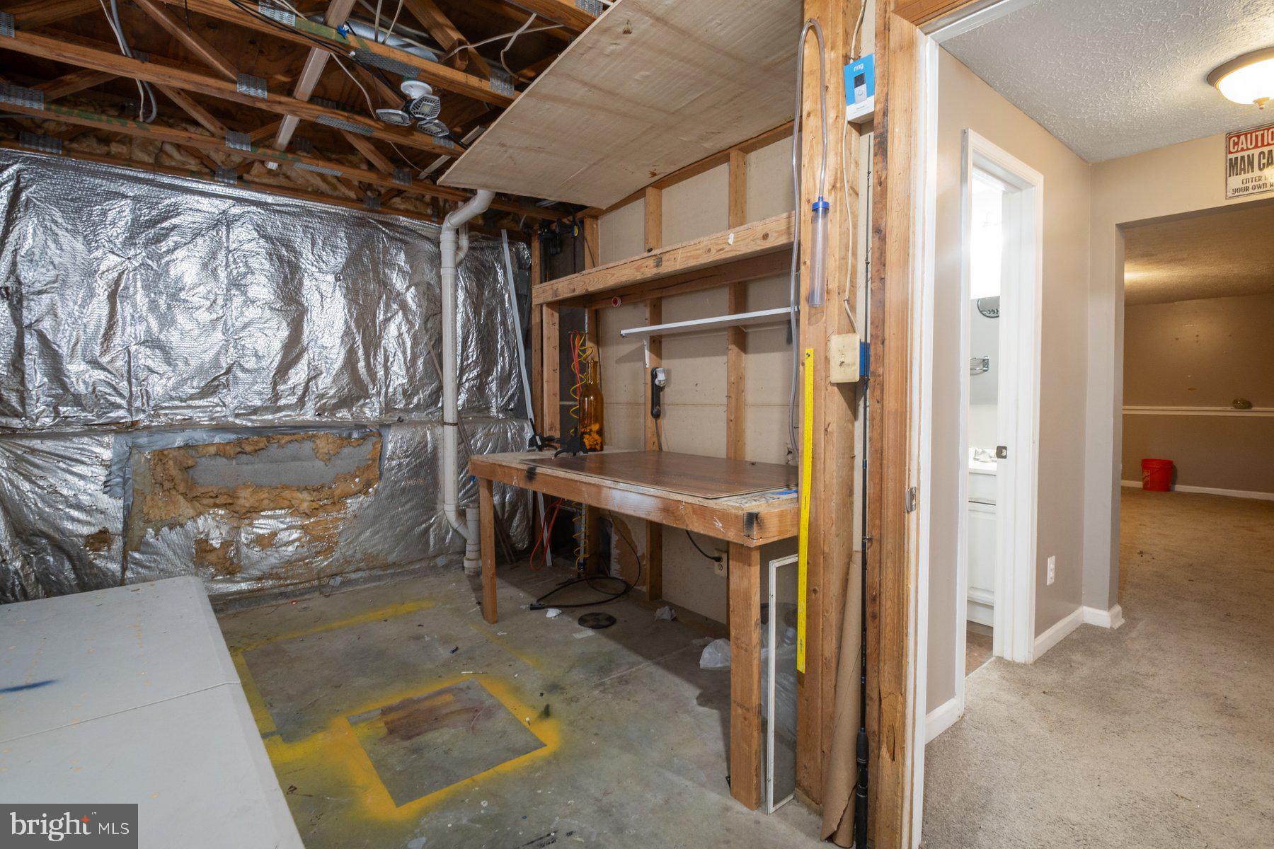 CARROLLWOOD MANOR - Residential