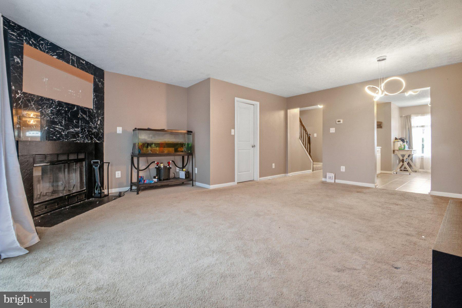 CARROLLWOOD MANOR - Residential