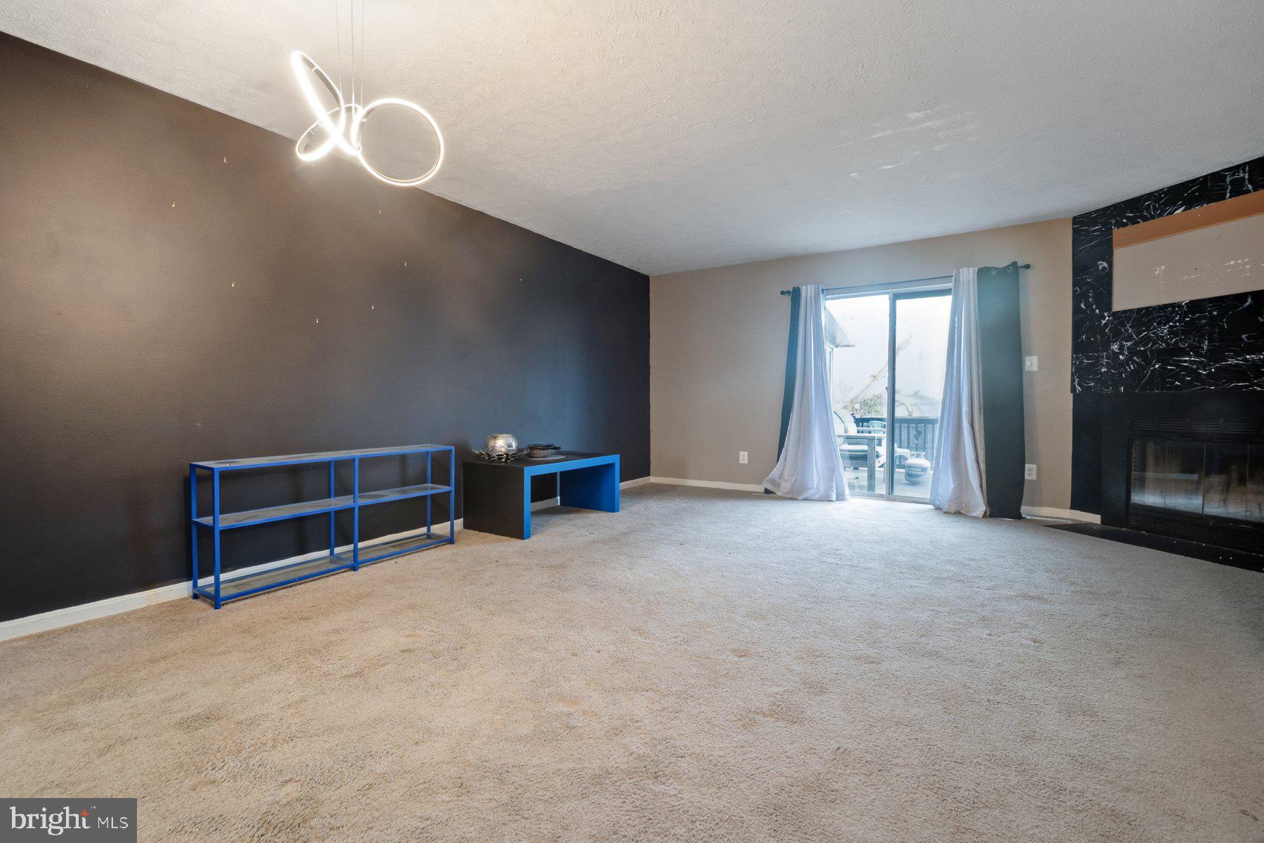 CARROLLWOOD MANOR - Residential