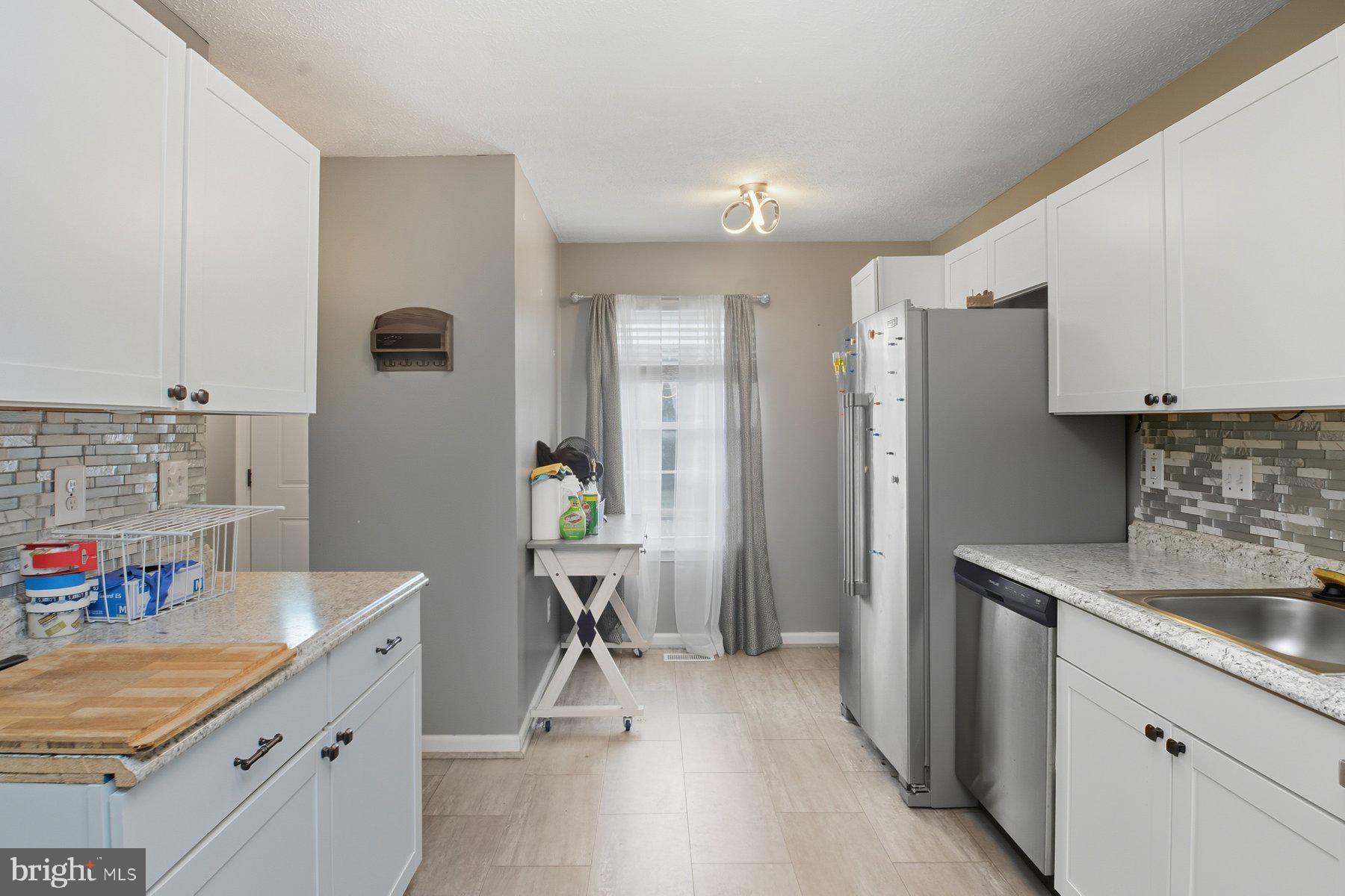 CARROLLWOOD MANOR - Residential