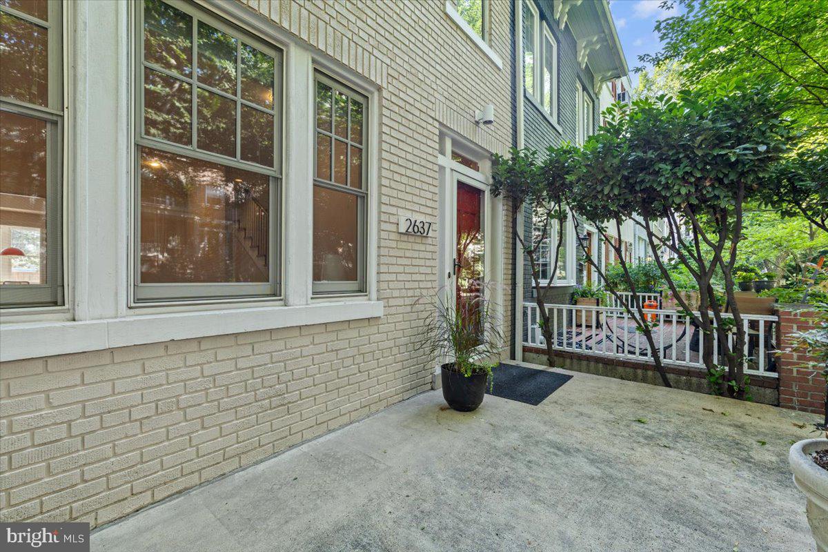 2637 WOODLEY PLACE NW