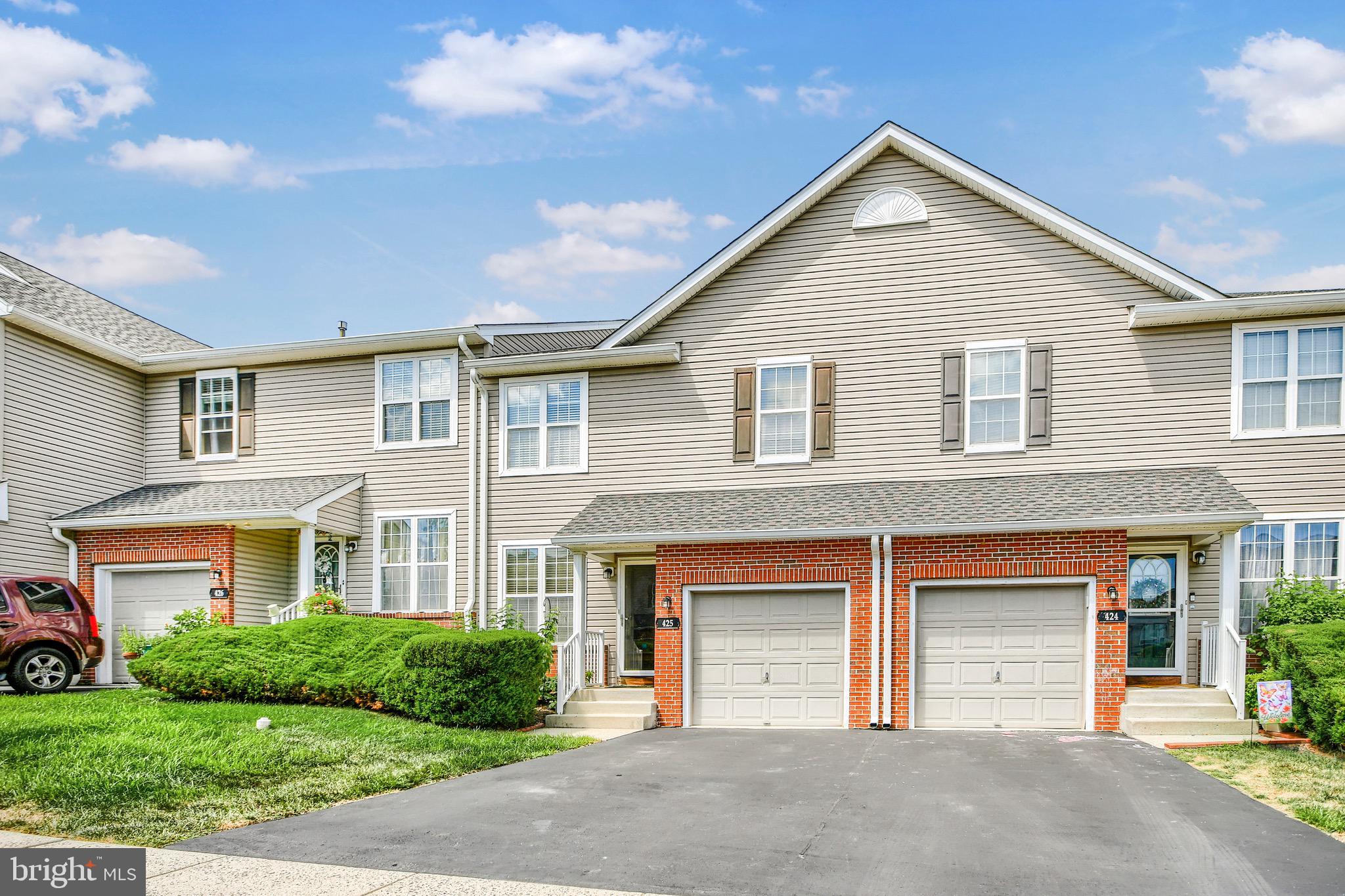 Welcome to this spacious 3-bedroom, 2.5-bath colonial-style townhome. With 2,456 finished square feet, this home offers room to live, work, and entertain in comfort.
Step inside to find an open main floor with a spacious living room, sunny dining area, and a cozy den with fireplace. The kitchen features a breakfast bar, gas stove, refrigerator and dishwasher. Sliding doors lead to a private deck for grilling and relaxation.
Upstairs, the primary suite impresses with cathedral ceilings, a large walk-in closet, and bath complete with soaking tub, shower and dual sinks. Two additional bedrooms, a full hall bath and new front-loading washer and dryer units complete the second floor.
The finished lower level offers 500 sq ft of flexible space - perfect for a home theater, office, or gym, plus plenty of storage. Recent updates include a new roof (2019) and central air/heating (2024), making this home move-in ready and in excellent condition.
Enjoy community amenities including a pool, tennis courts, clubhouse, and health club. Located in sought-after Montgomery County- known for its beautiful neighborhoods, excellent schools, and easy access to shopping, dining, and major commuter routes- this home combines convenience with quality of life.
Additional features: 1-car garage, 9-ft ceilings, appliances included.
Don’t miss the opportunity to own a spacious, well-maintained home in one of Collegeville’s most desirable communities.