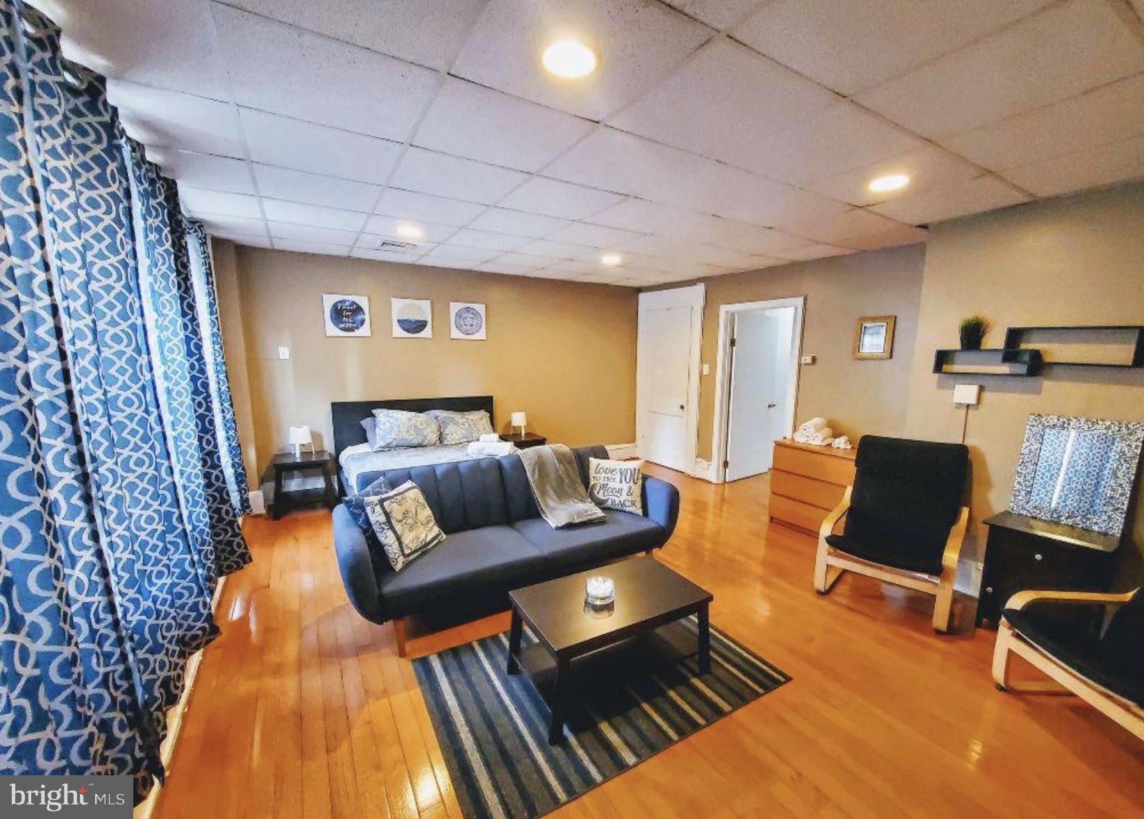 RITTENHOUSE SQUARE - Residential Income