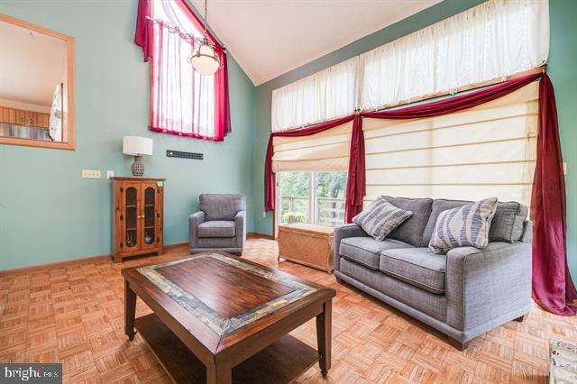 EGYPT BEND ESTATES - Residential