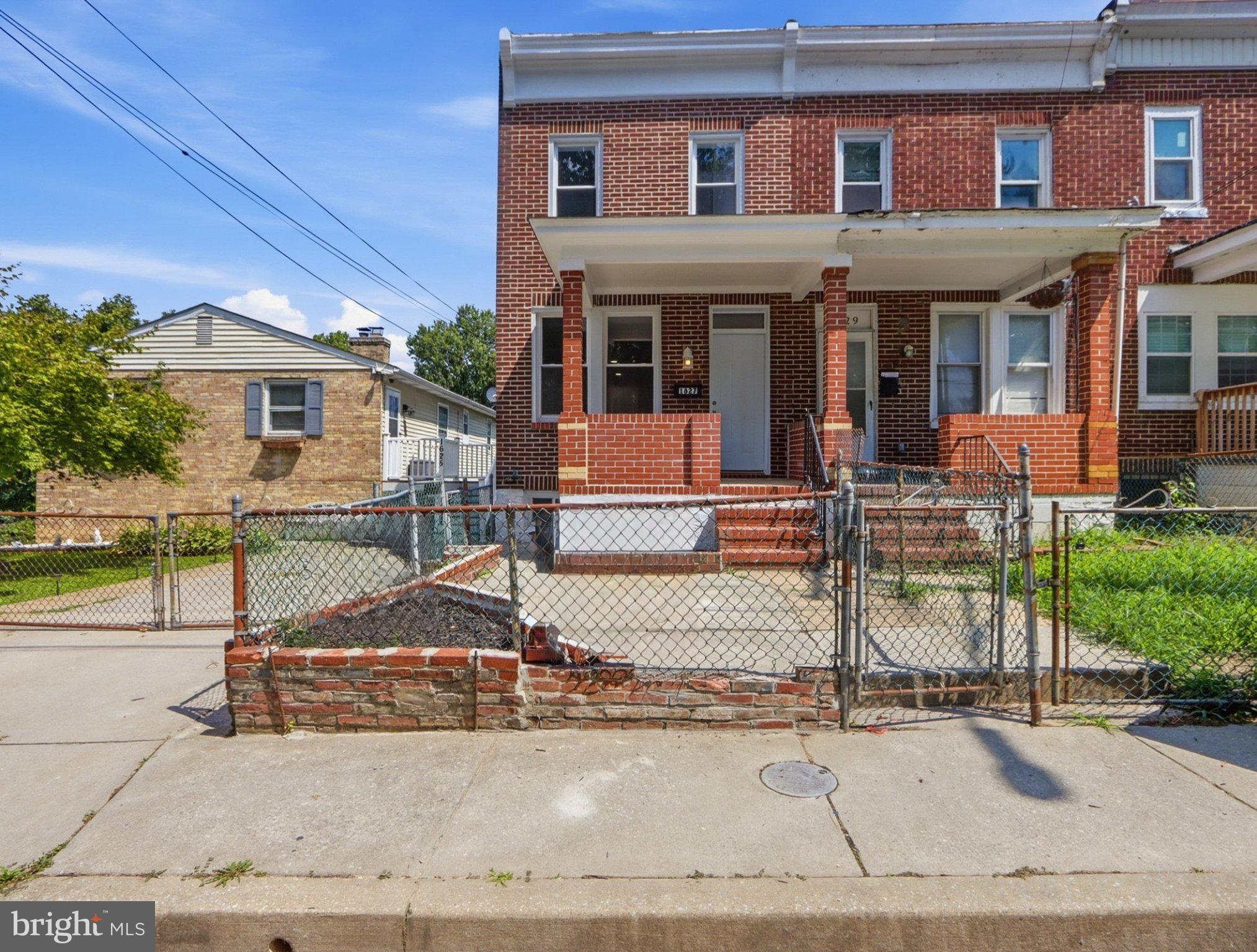 1627 SPENCE STREET