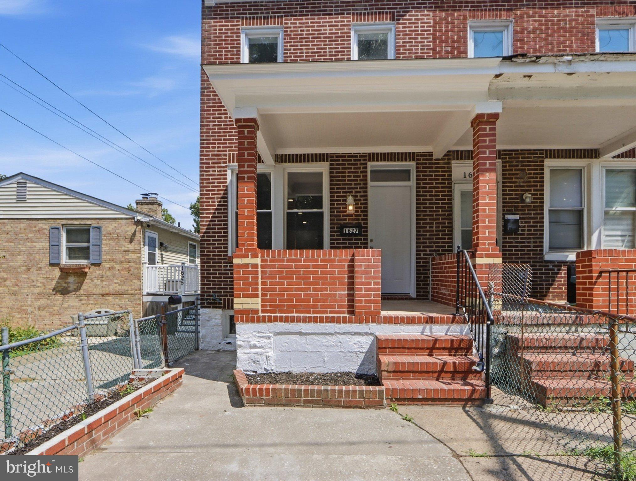 1627 SPENCE STREET