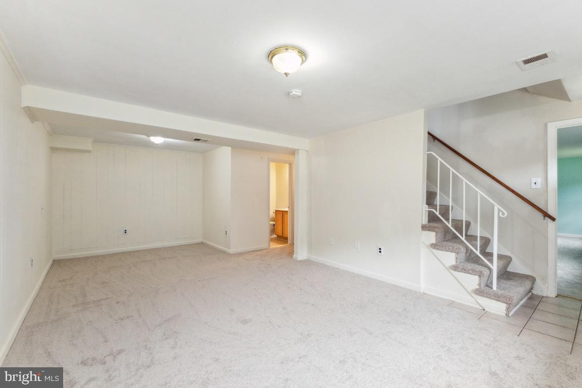 DALE CITY - Residential Lease