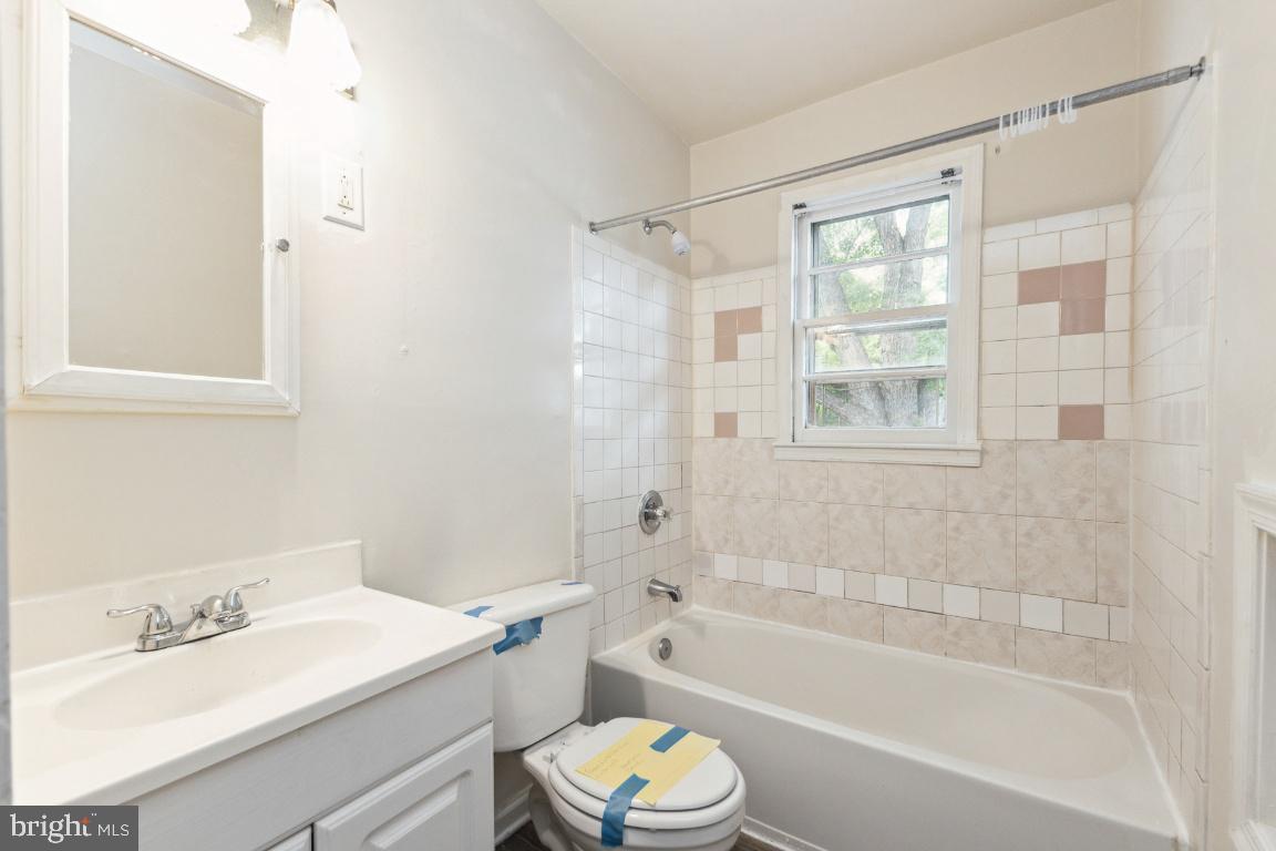 DALE CITY - Residential Lease