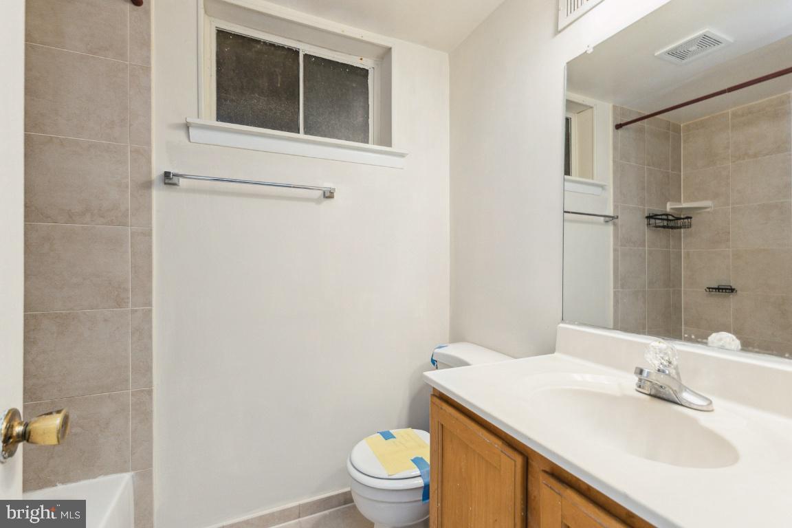 DALE CITY - Residential Lease