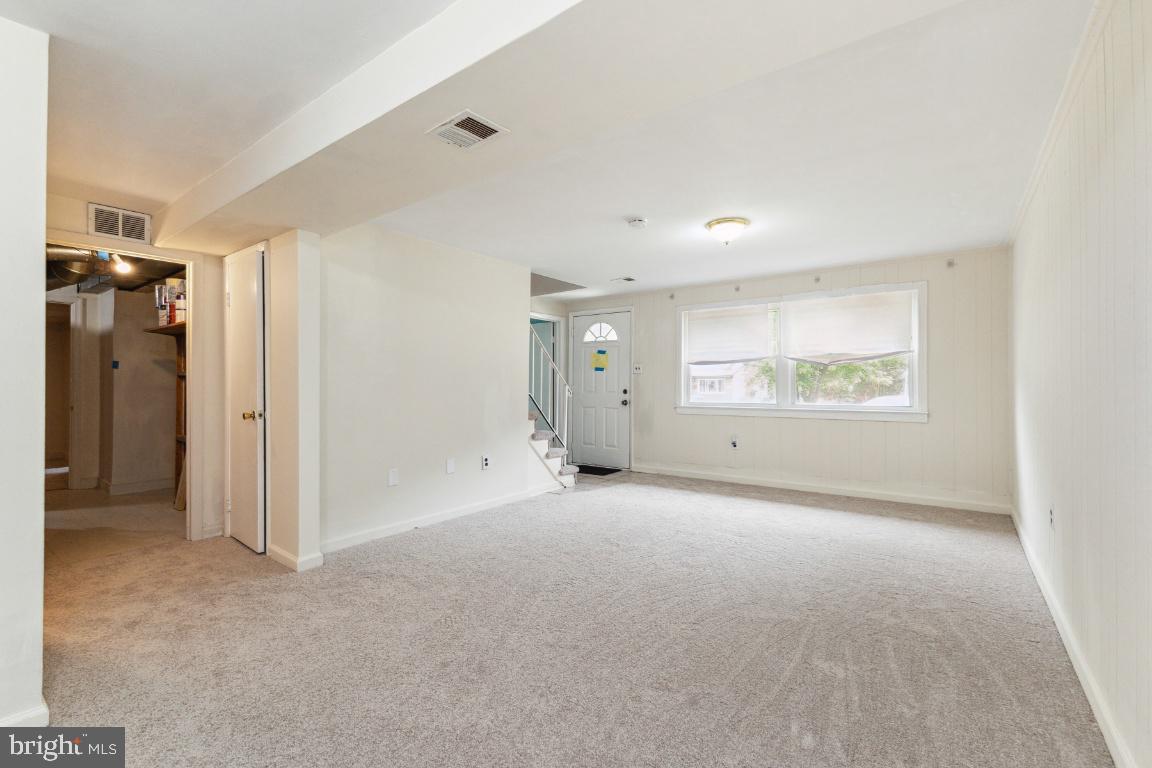 DALE CITY - Residential Lease