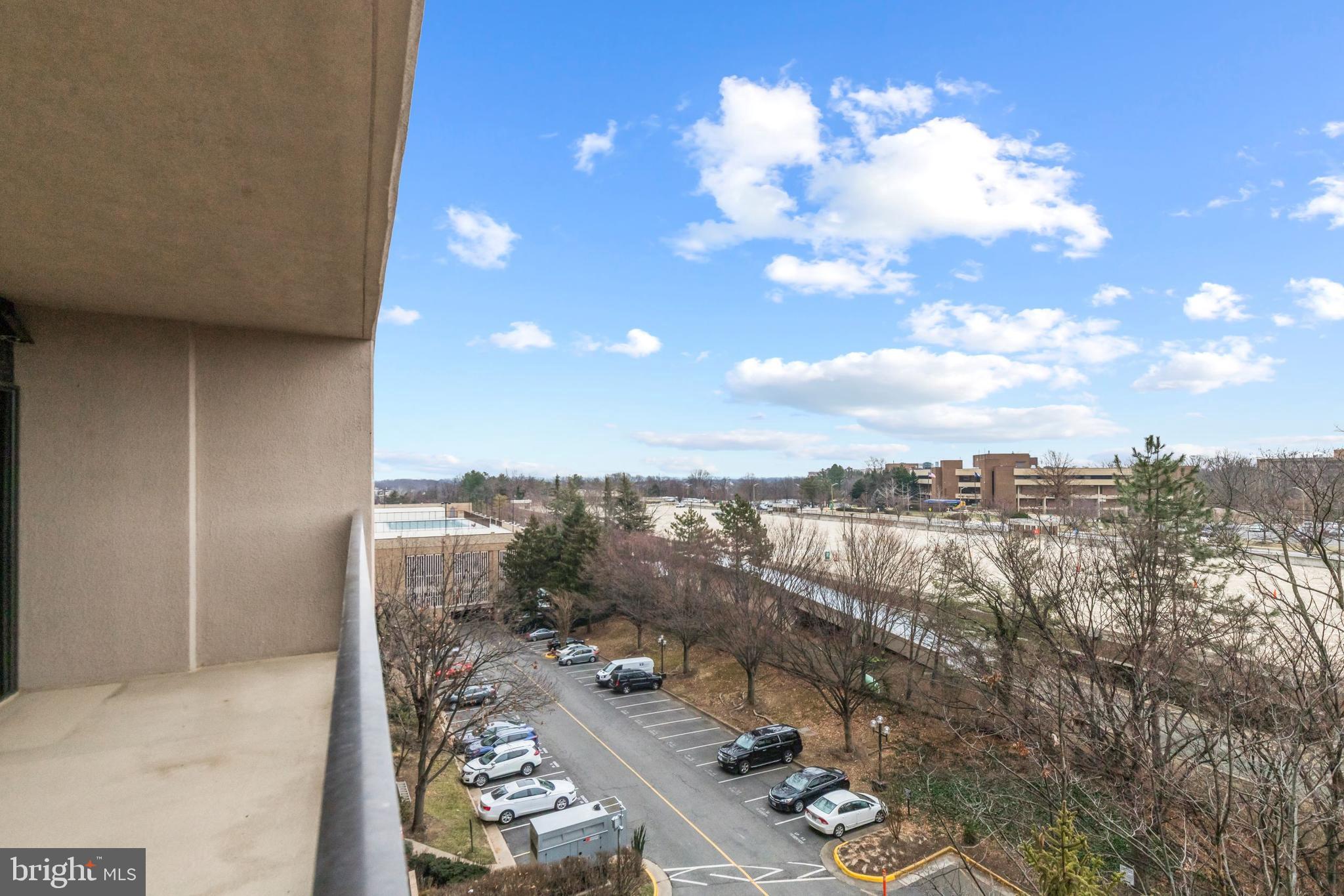 SKYLINE HOUSE - Residential