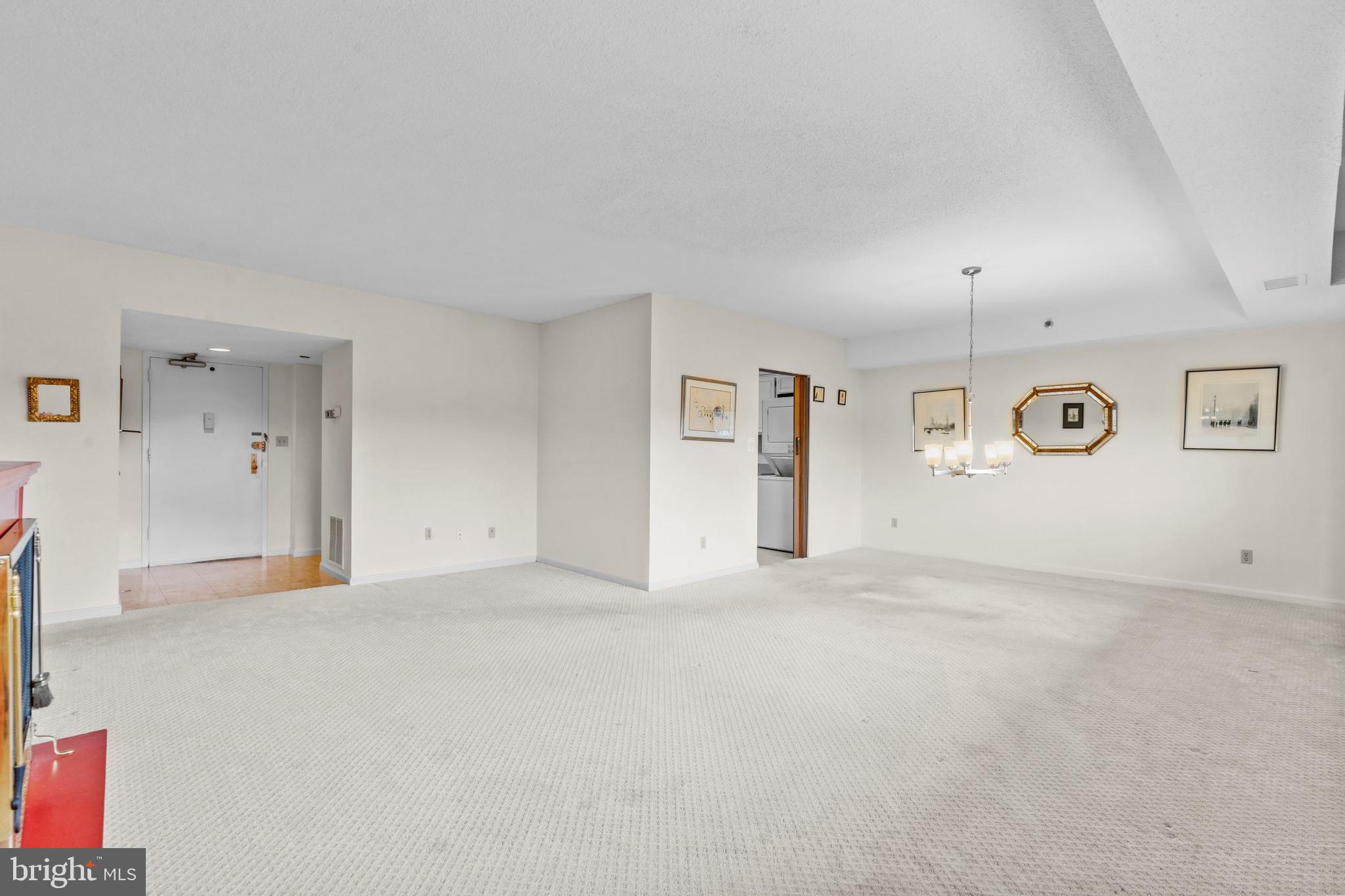 SKYLINE HOUSE - Residential