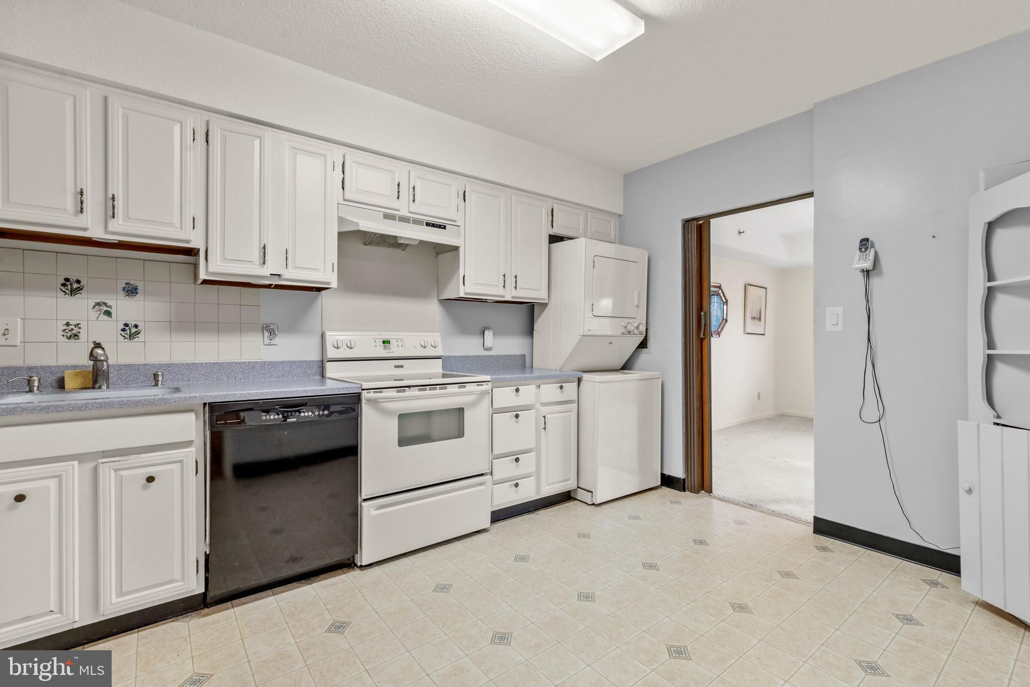 SKYLINE HOUSE - Residential